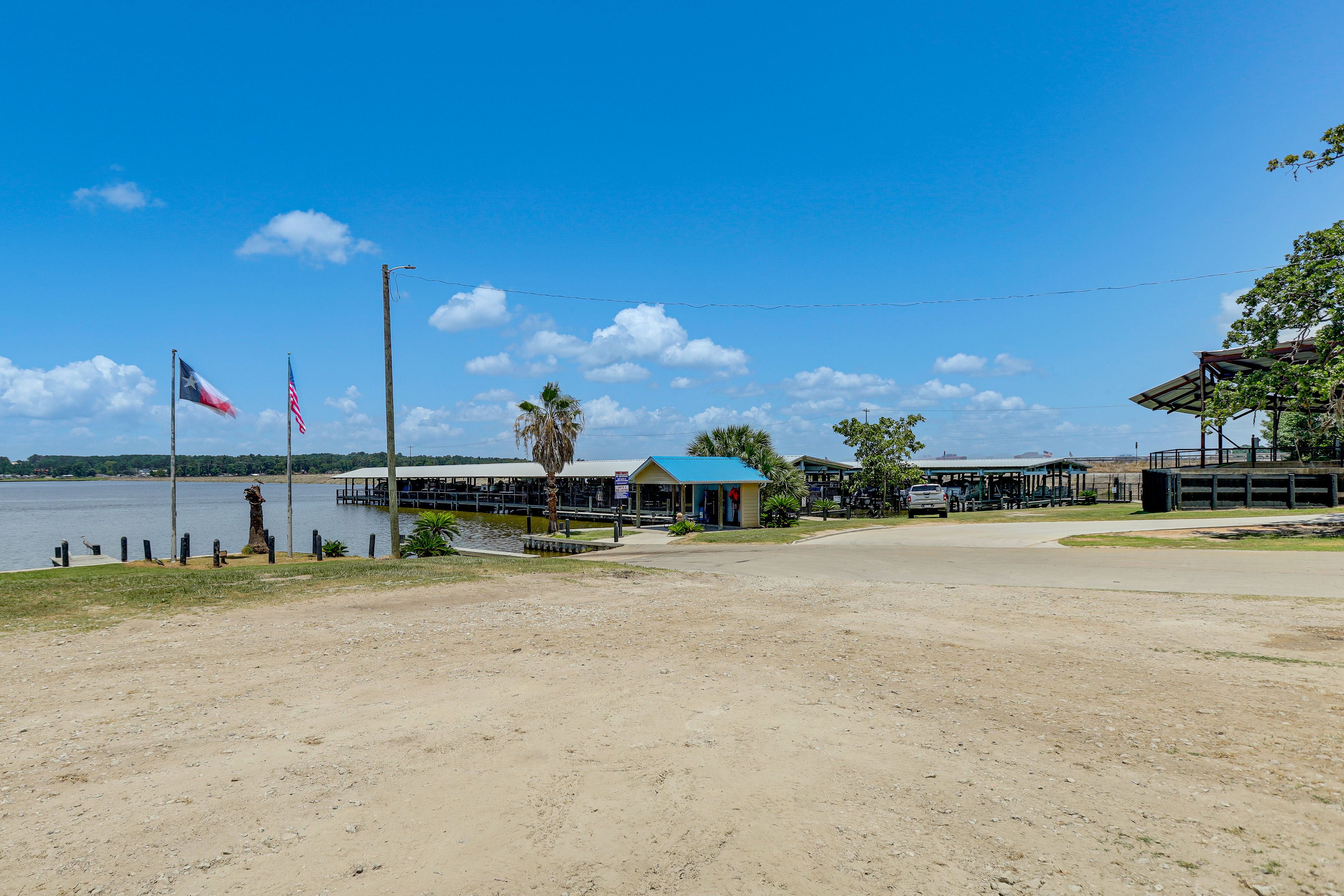 Walk to Lake Livingston (Across the Street) | Boat Launch | Water Access