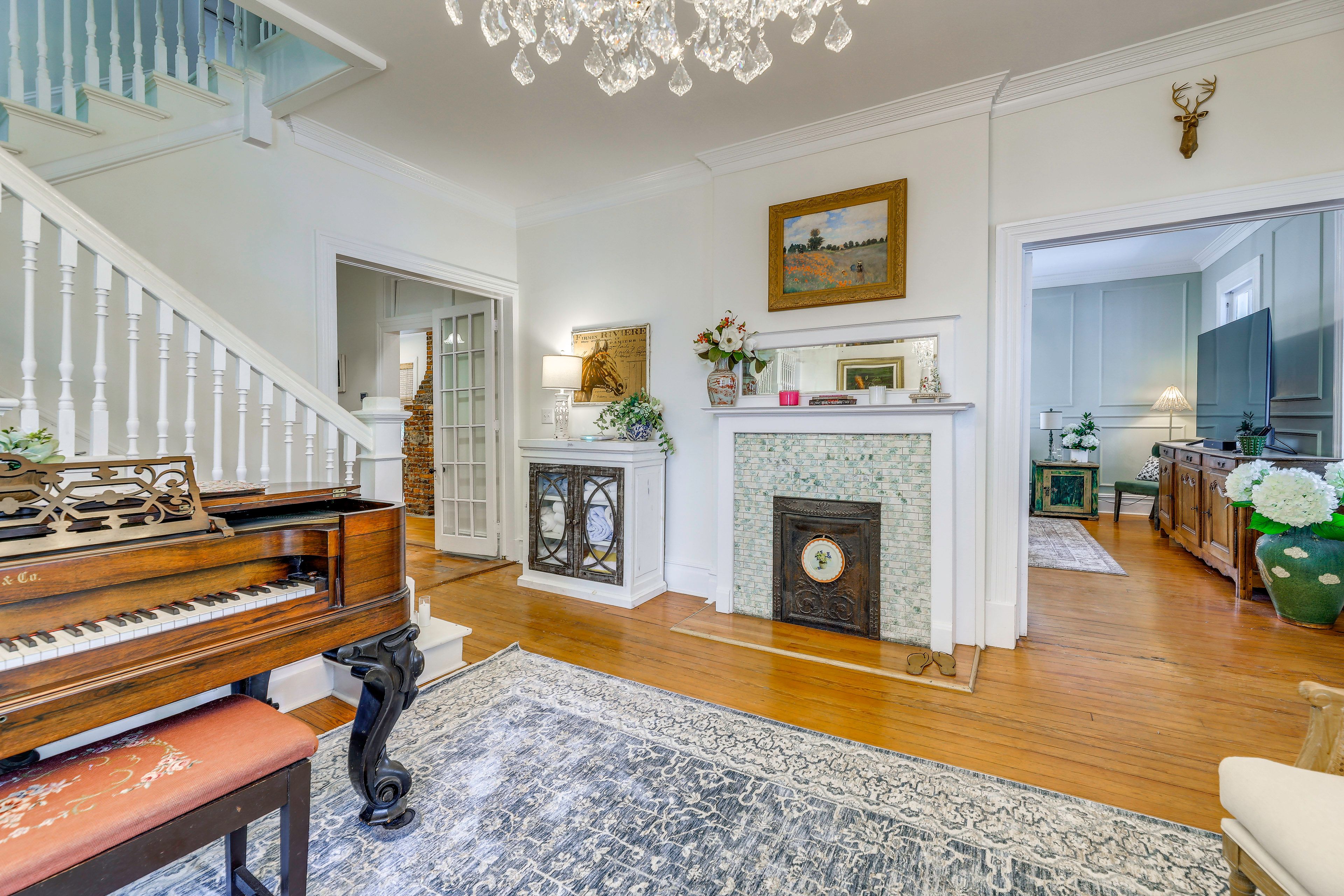 Sitting Room | 1st Floor