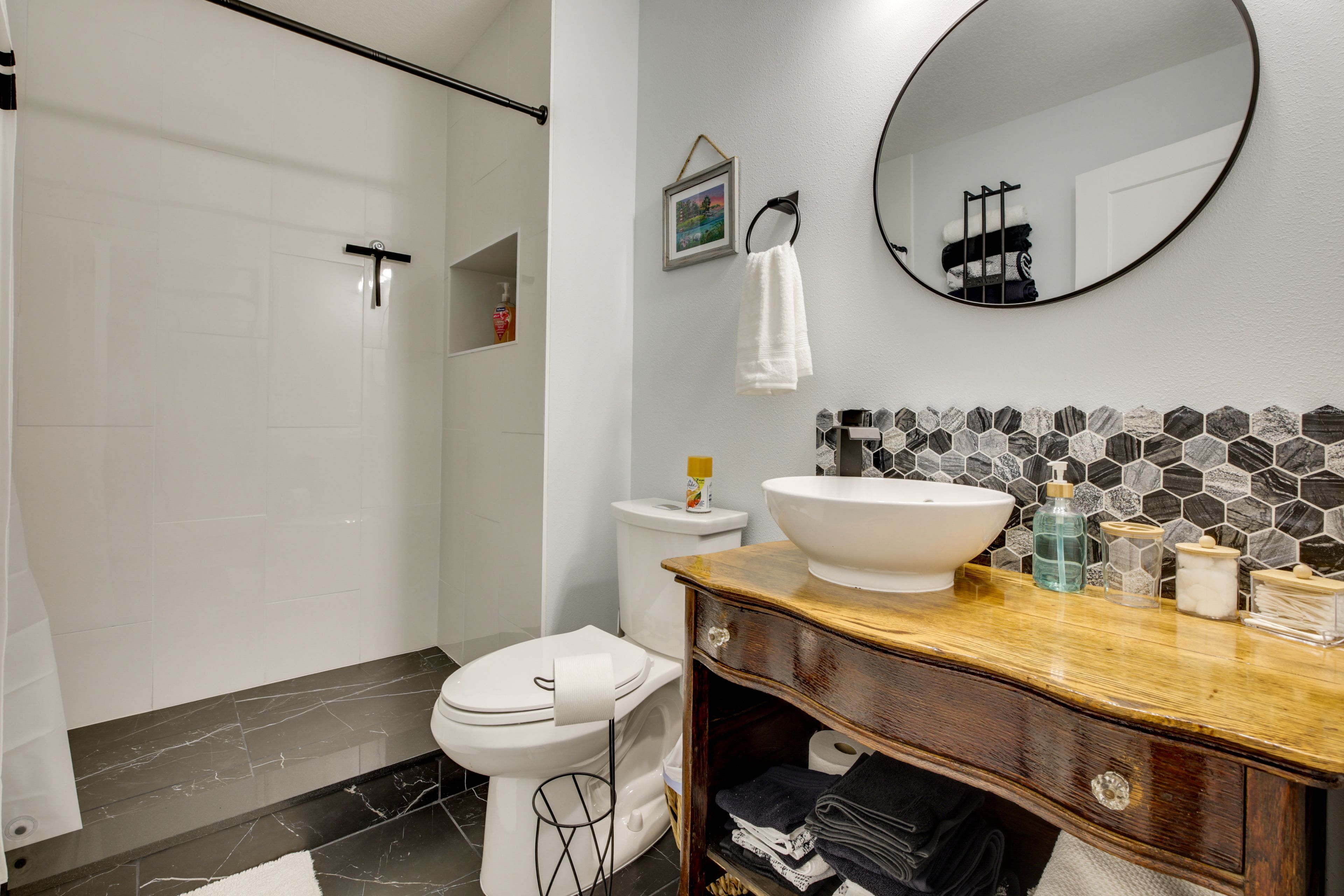 Full Bathroom