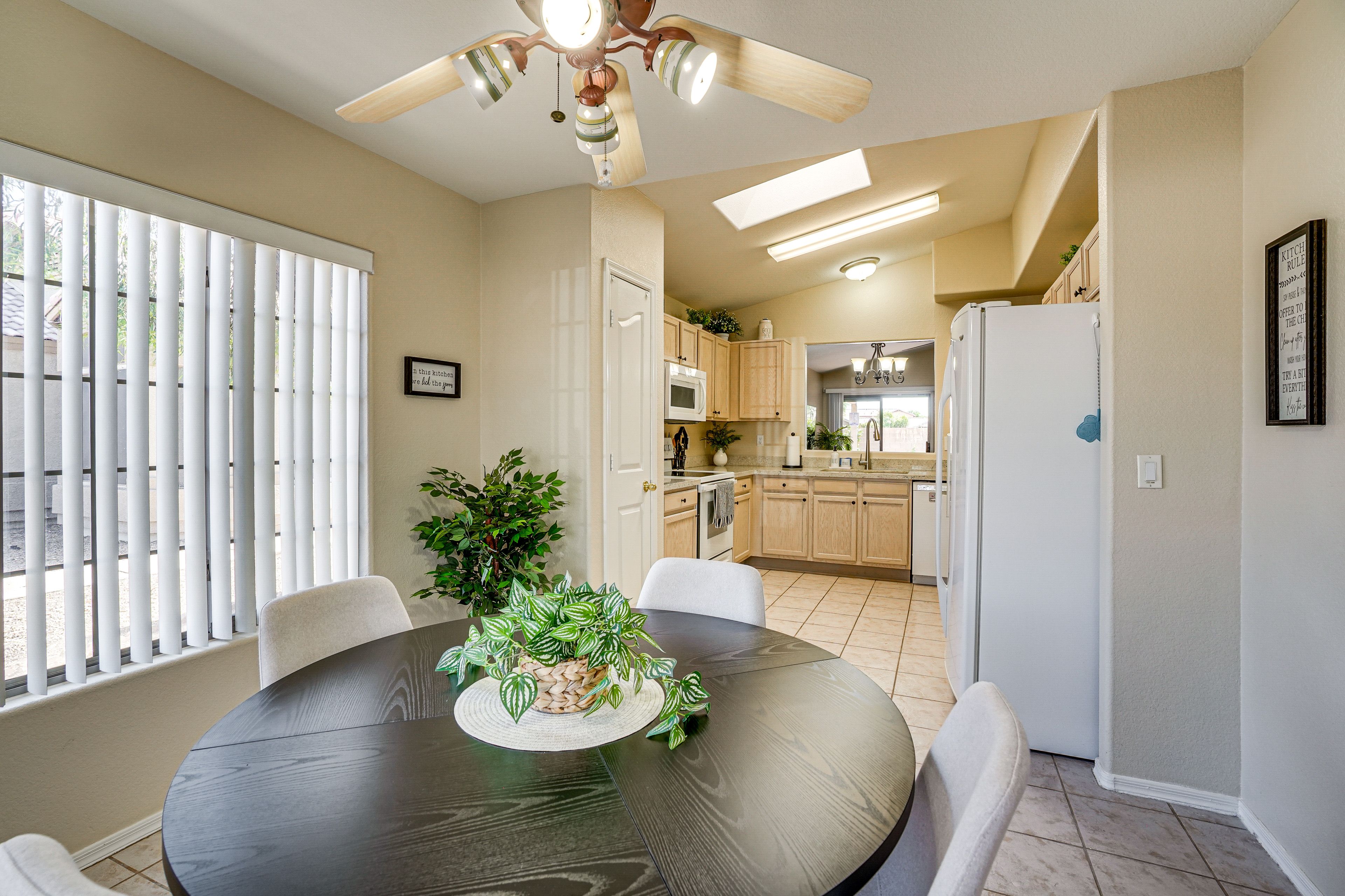 Kitchen & Dining Area