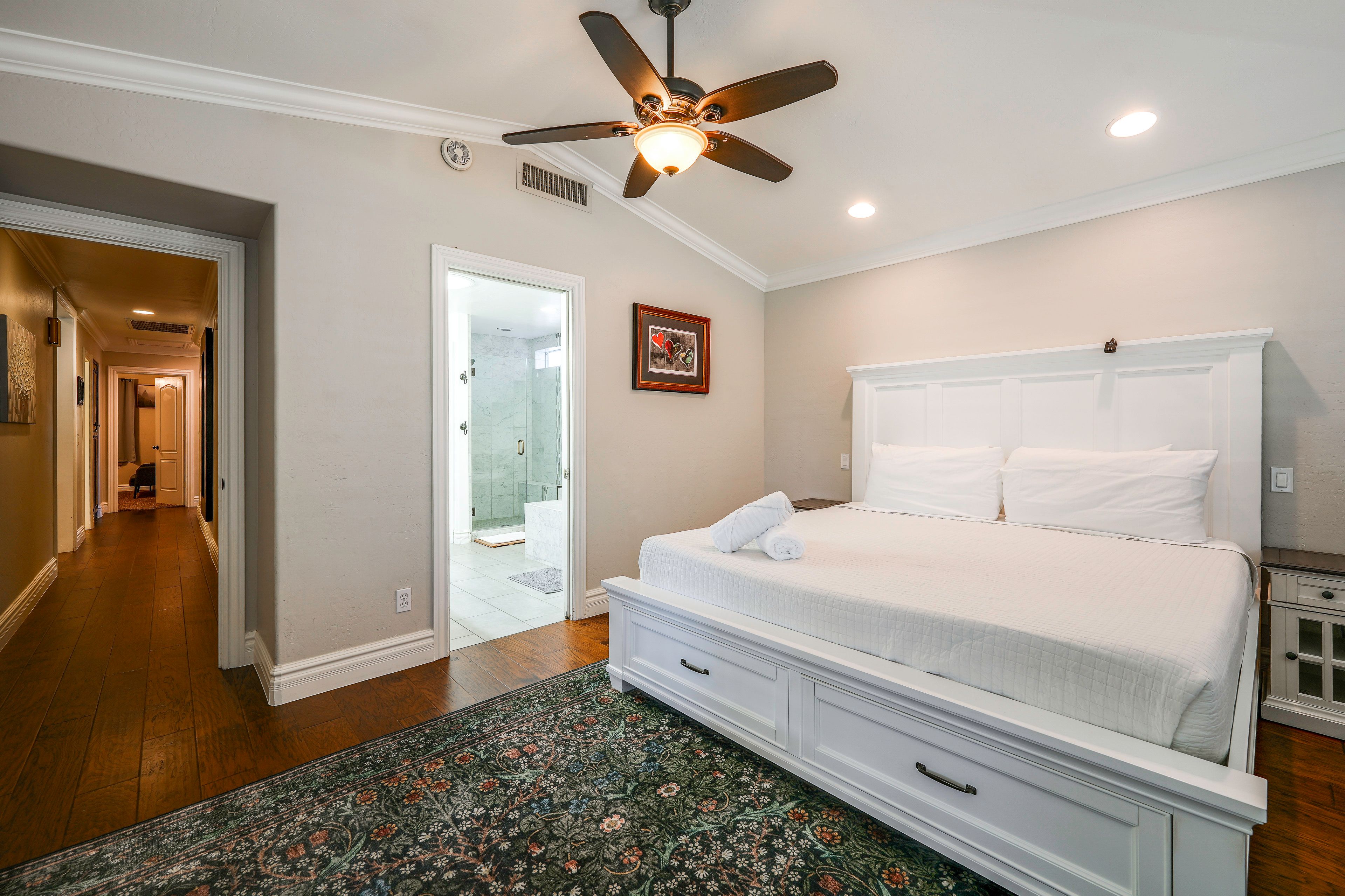 Bedroom 1 | King Bed