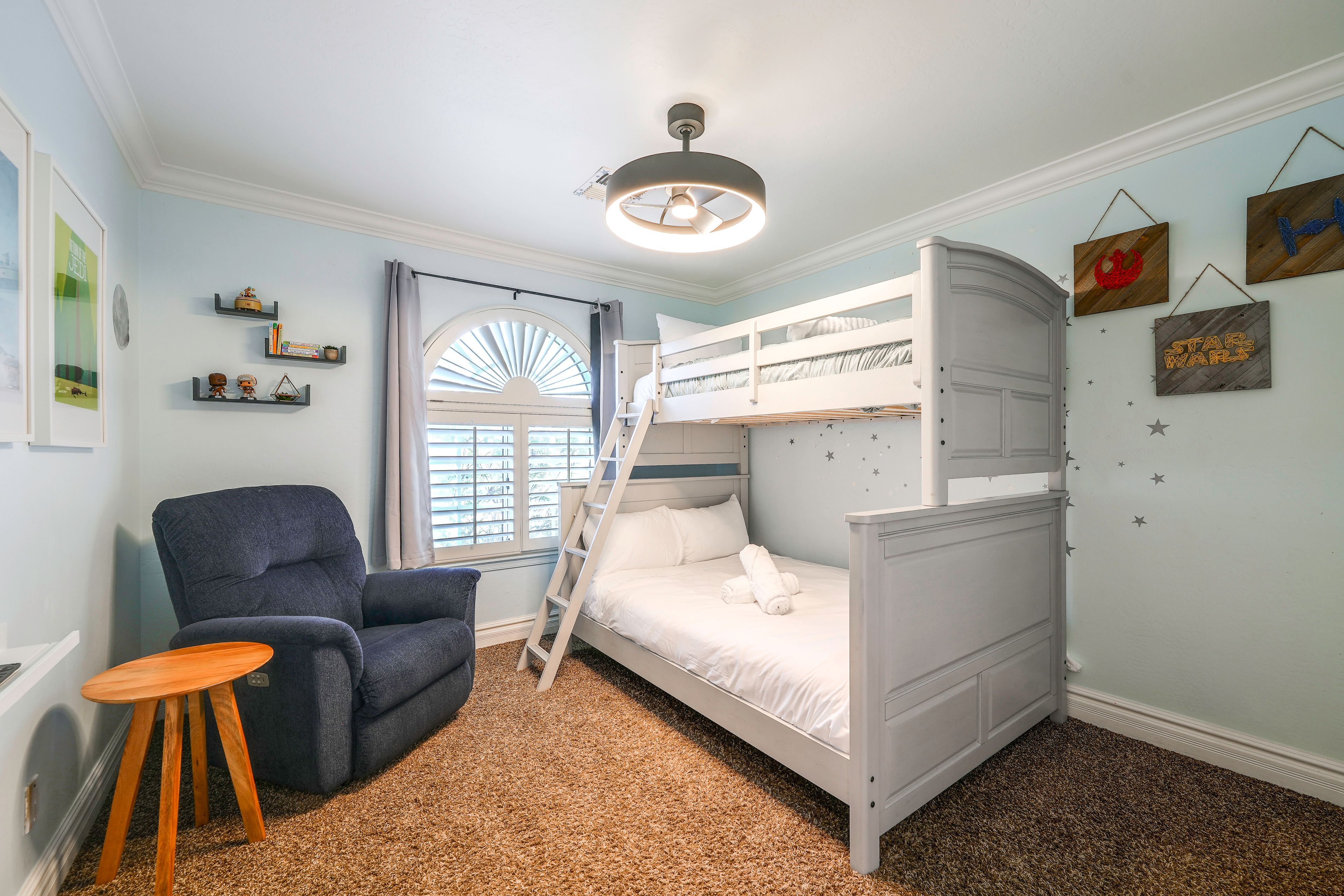 Bedroom 2 | Twin/Full Bunk Bed
