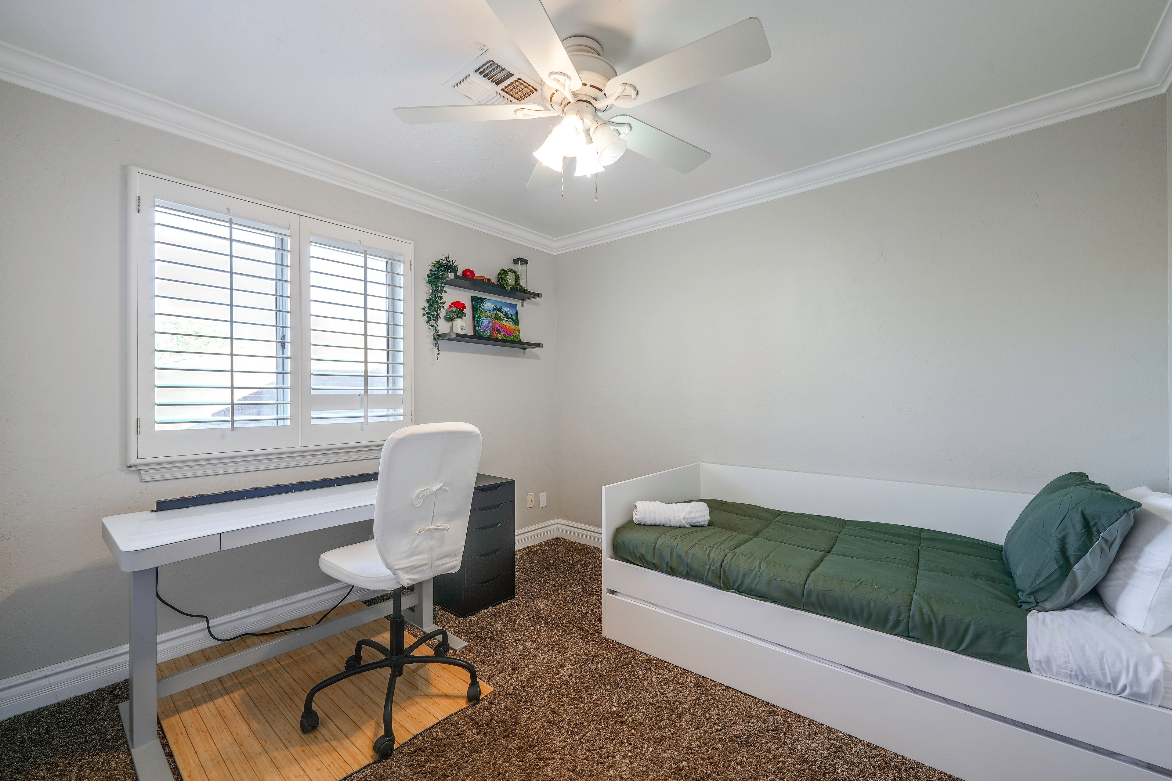 Bedroom 4 | Twin Daybed w/ Twin Trundle