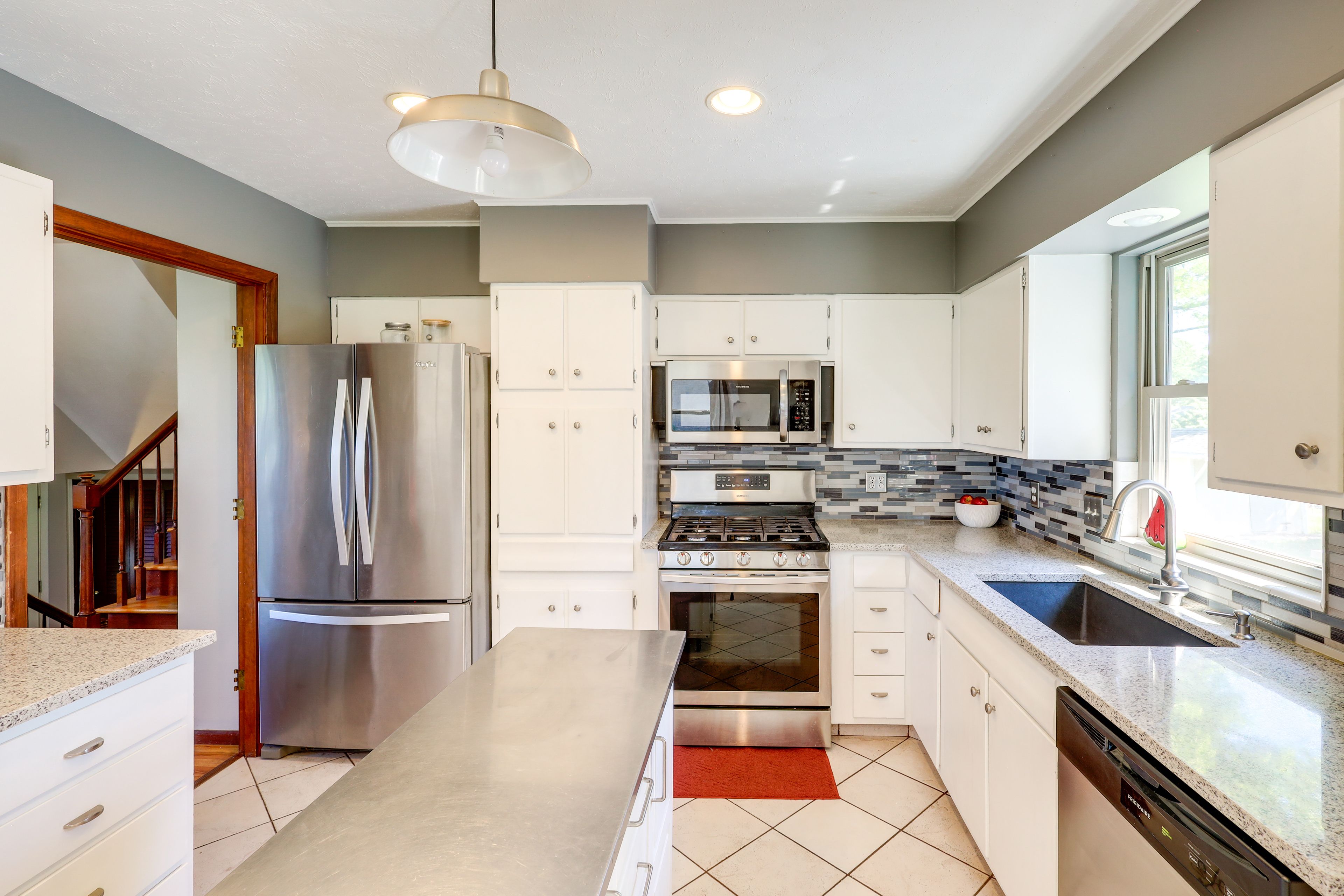 Kitchen | Main Level