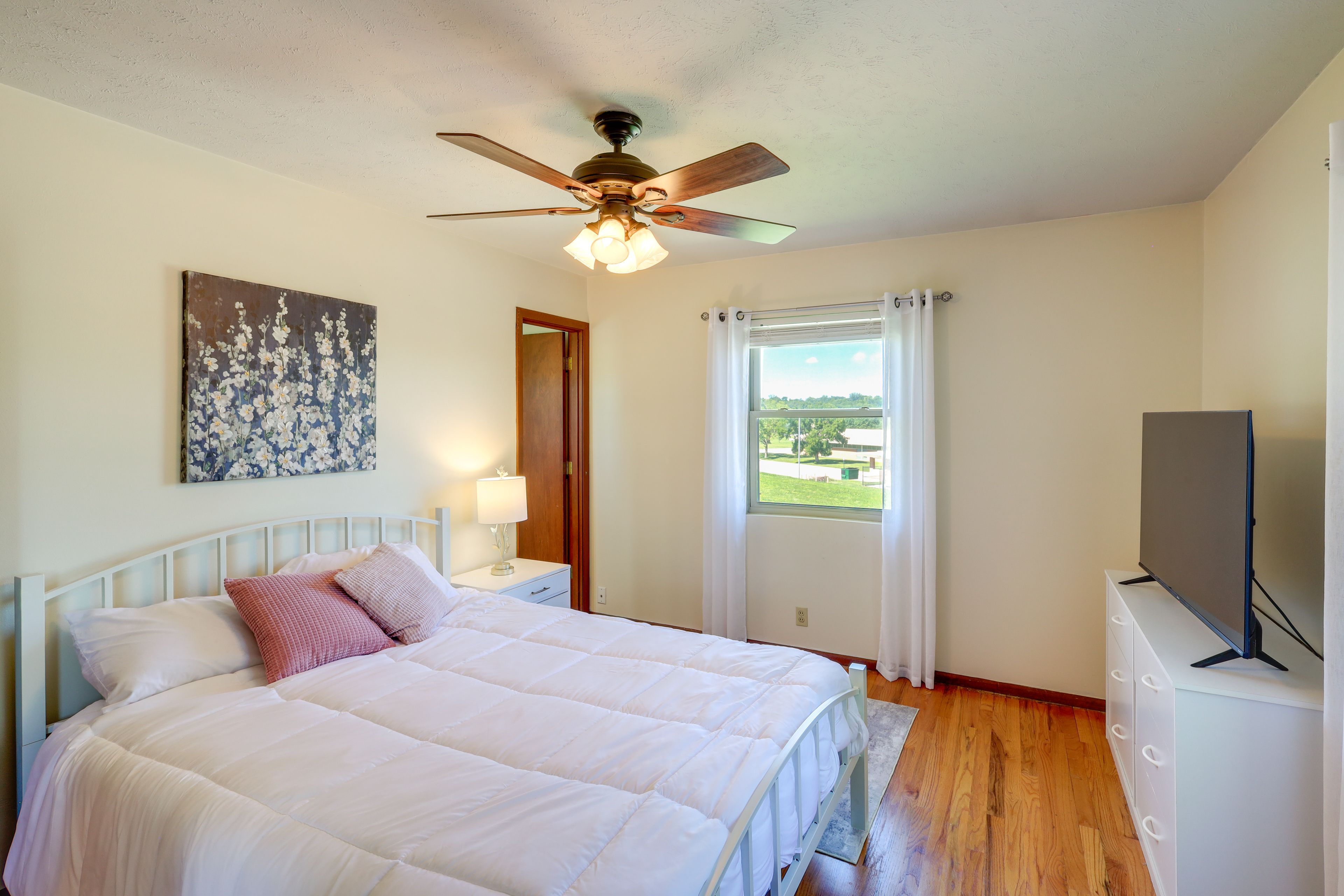 Bedroom 2 | Queen Bed | Upper Level