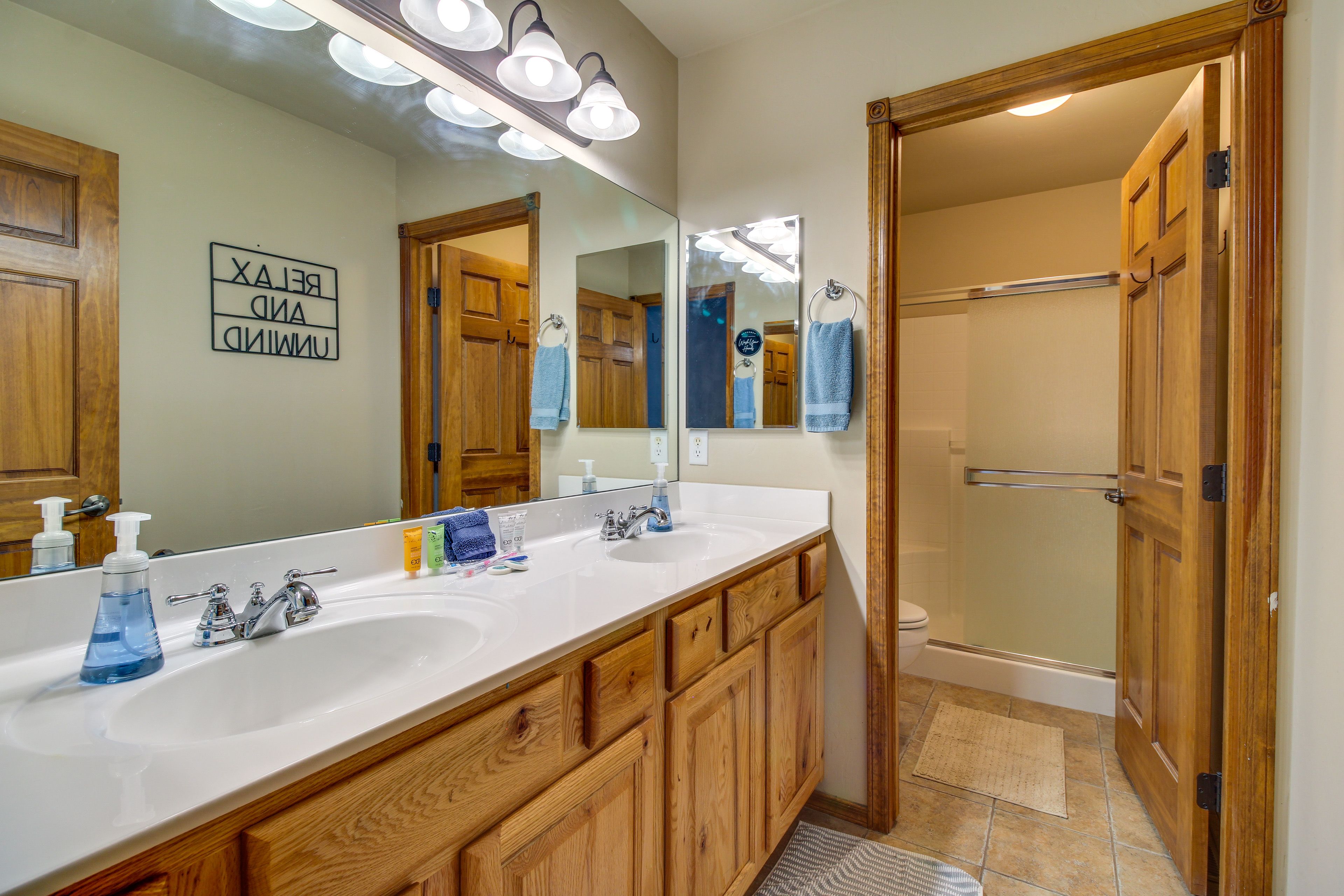 Full Bathroom