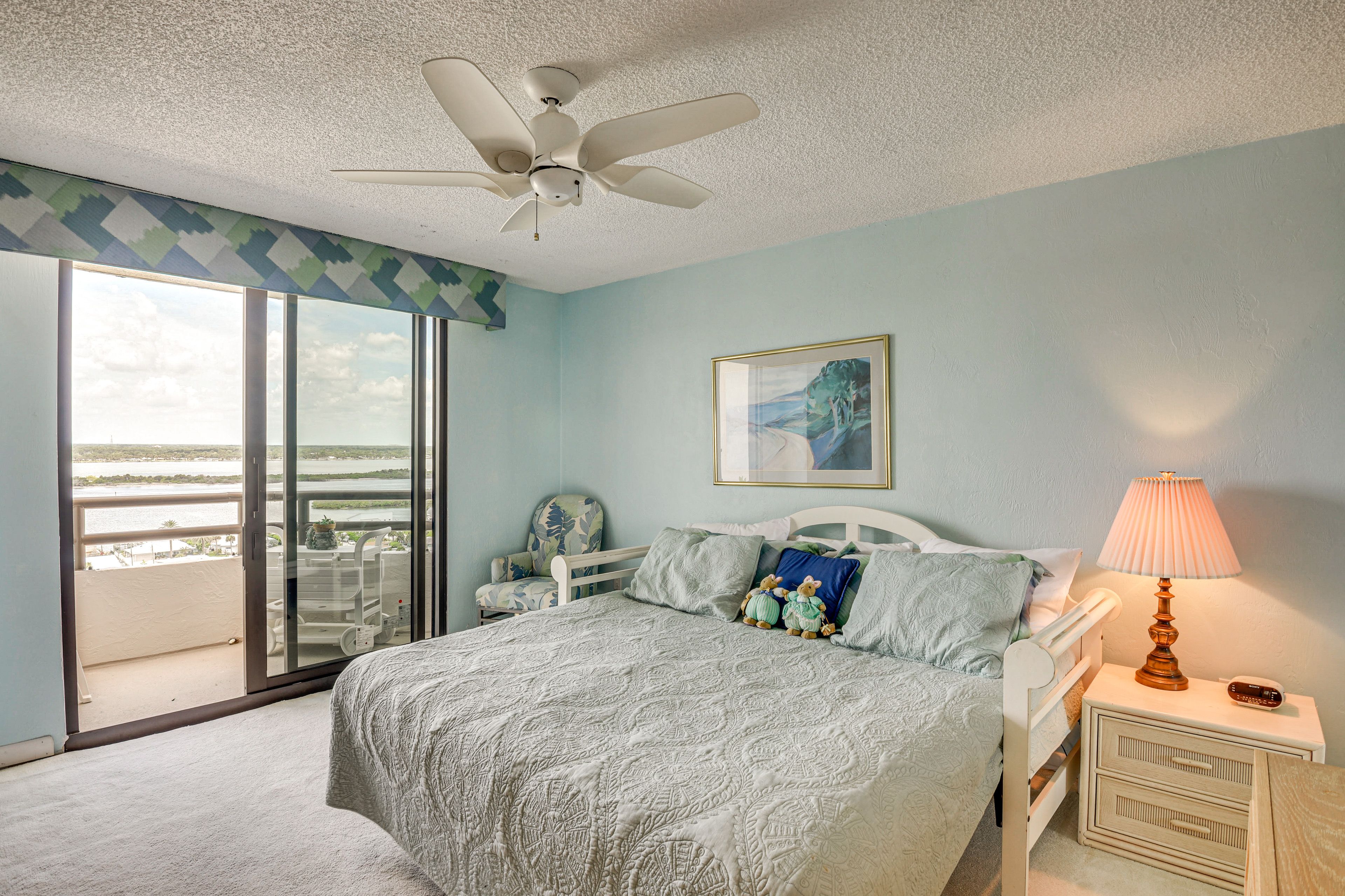 Bedroom 2 | Queen Bed