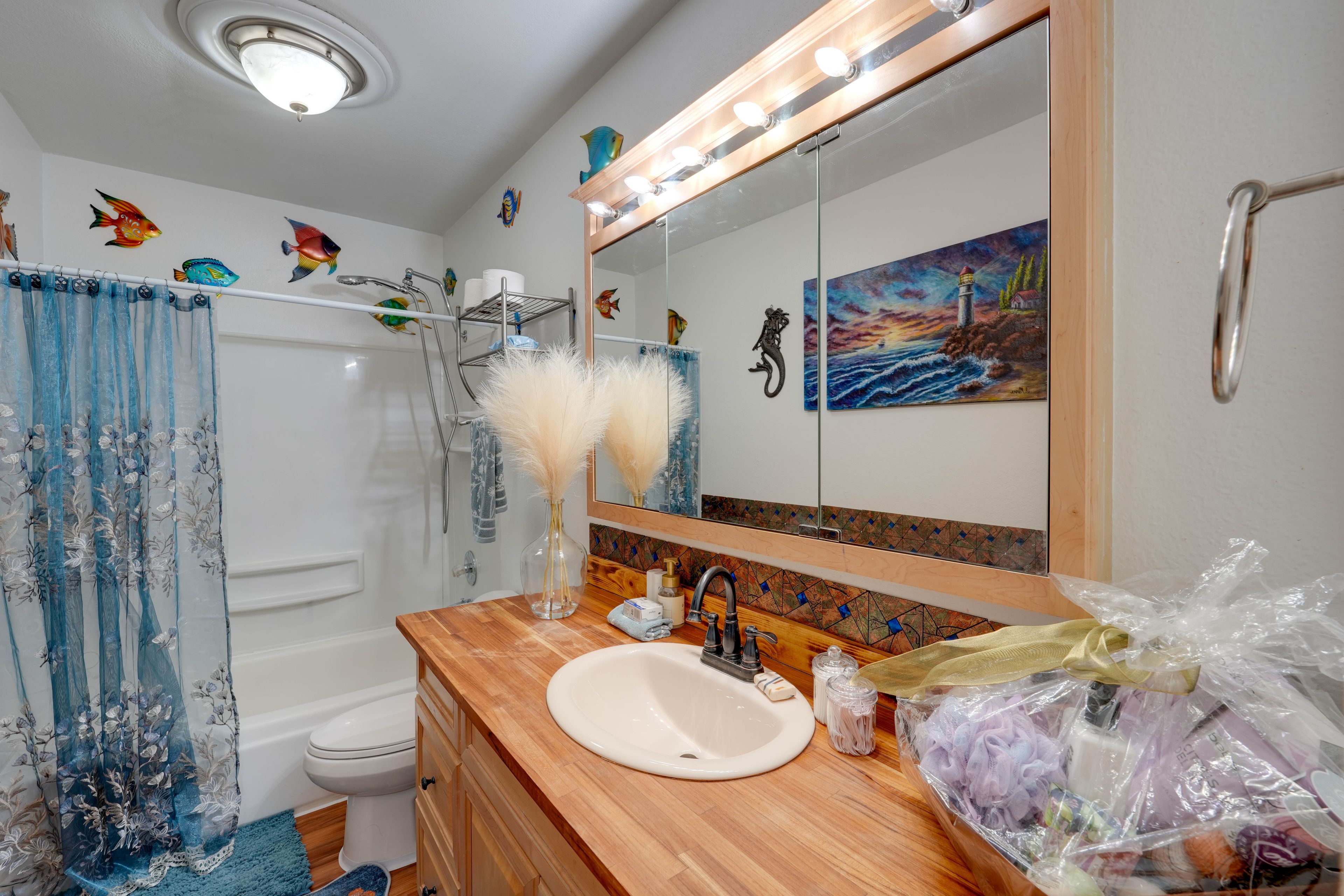 Full Bathroom