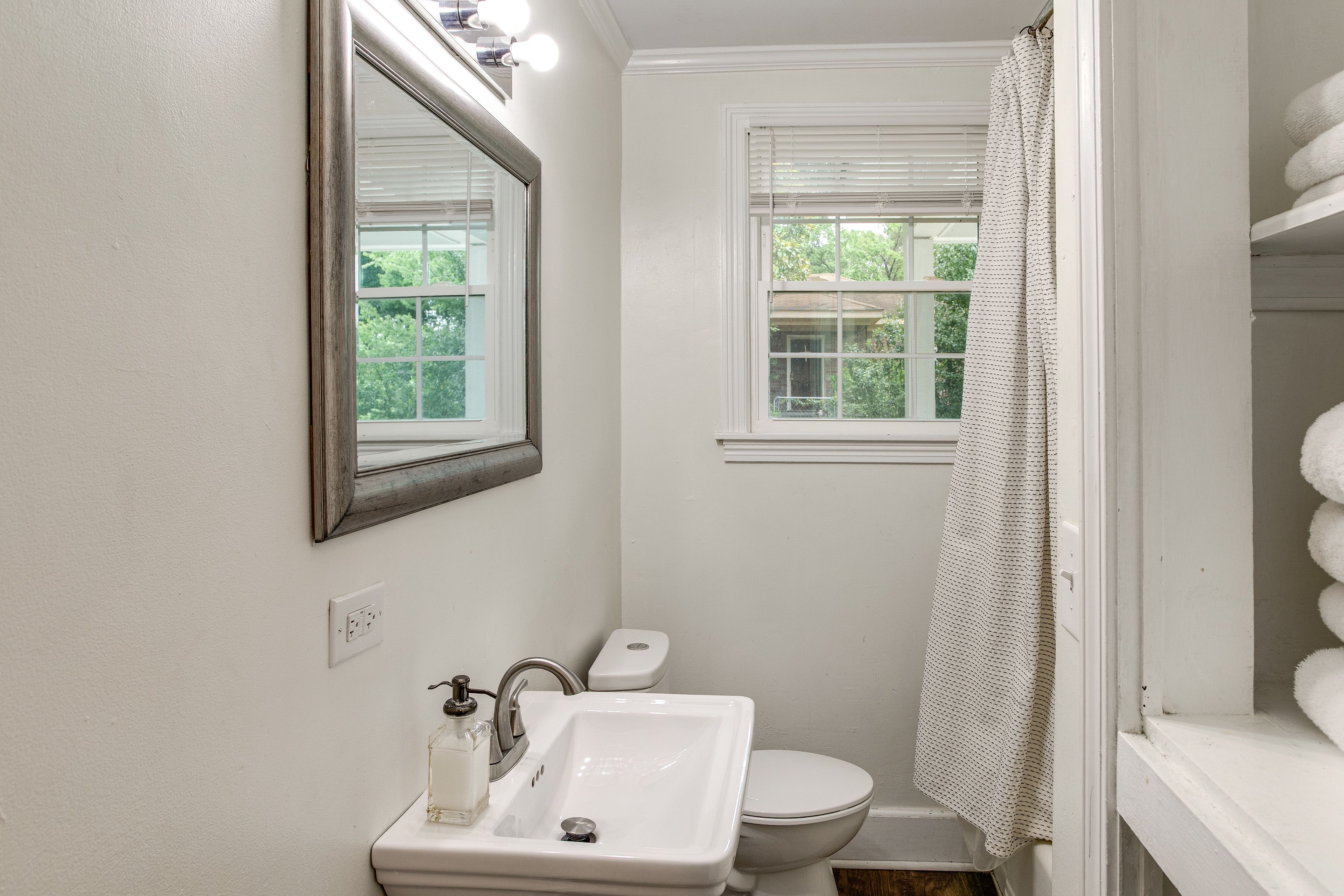 Full Bathroom