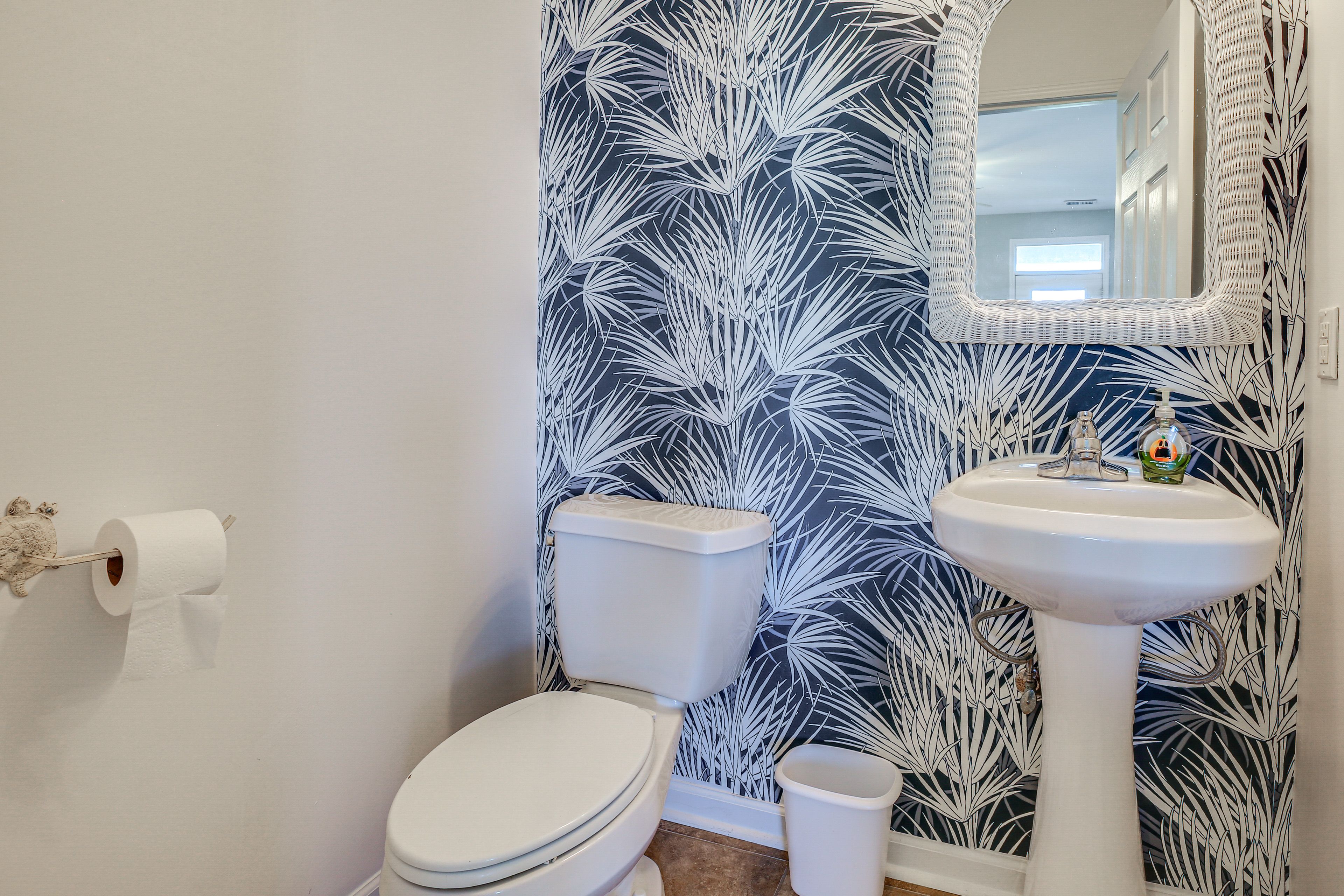 Unit B | Full Bathroom | Upper Level