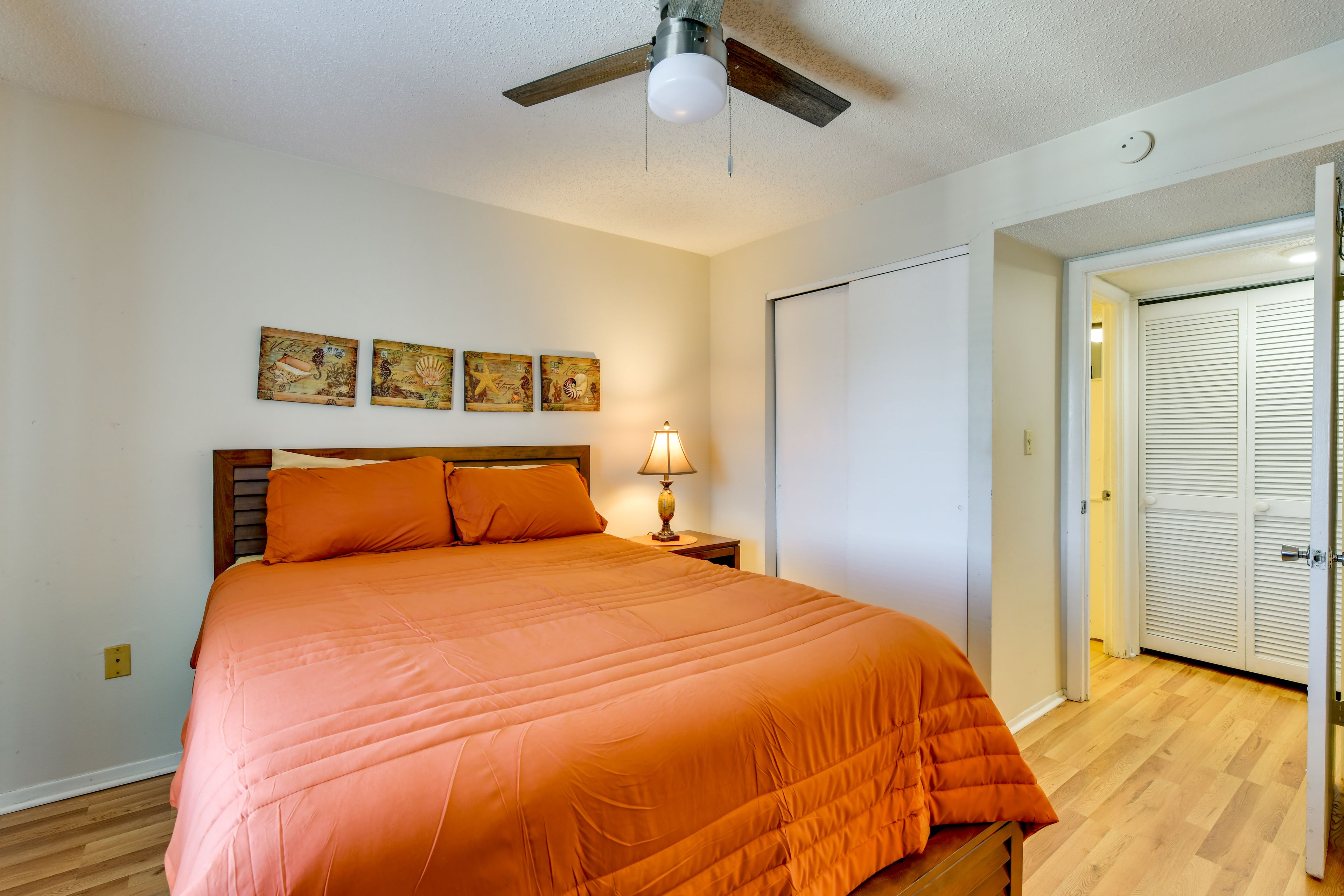 Bedroom 2 | Queen Bed