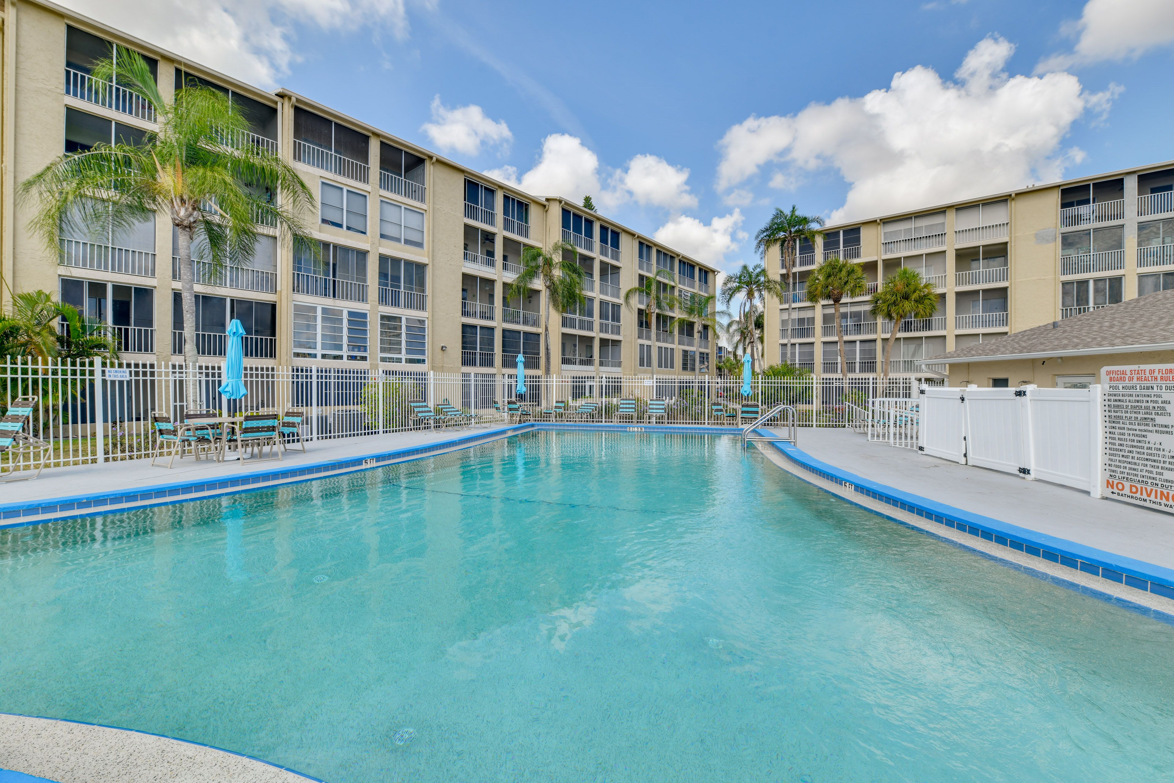 Lake Bayshore Phase 2 | Community Pool