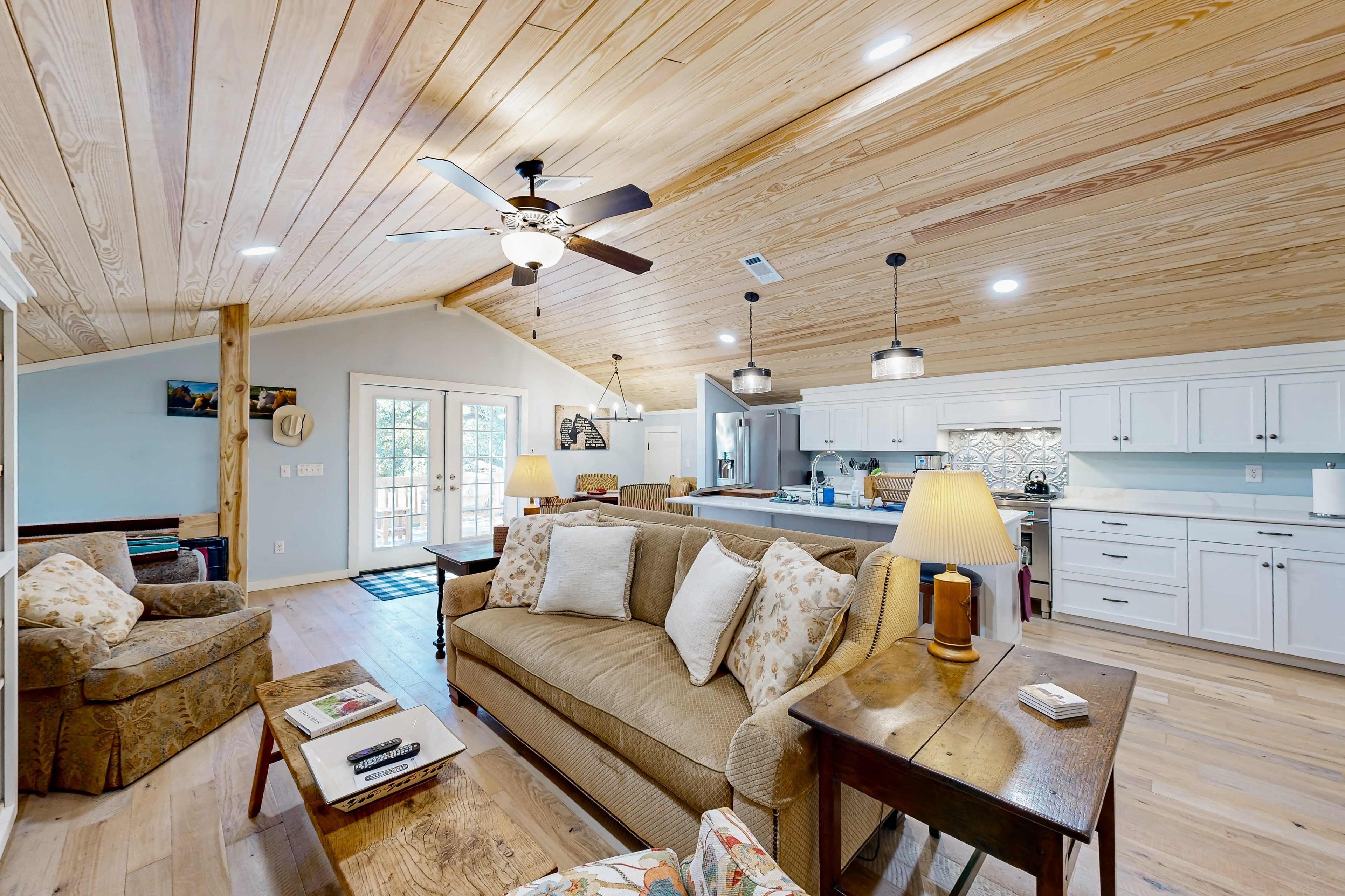 Tylertown Vacation Rental | 2BR | 2BA | 1,900 Sq Ft | Loft + Cottage