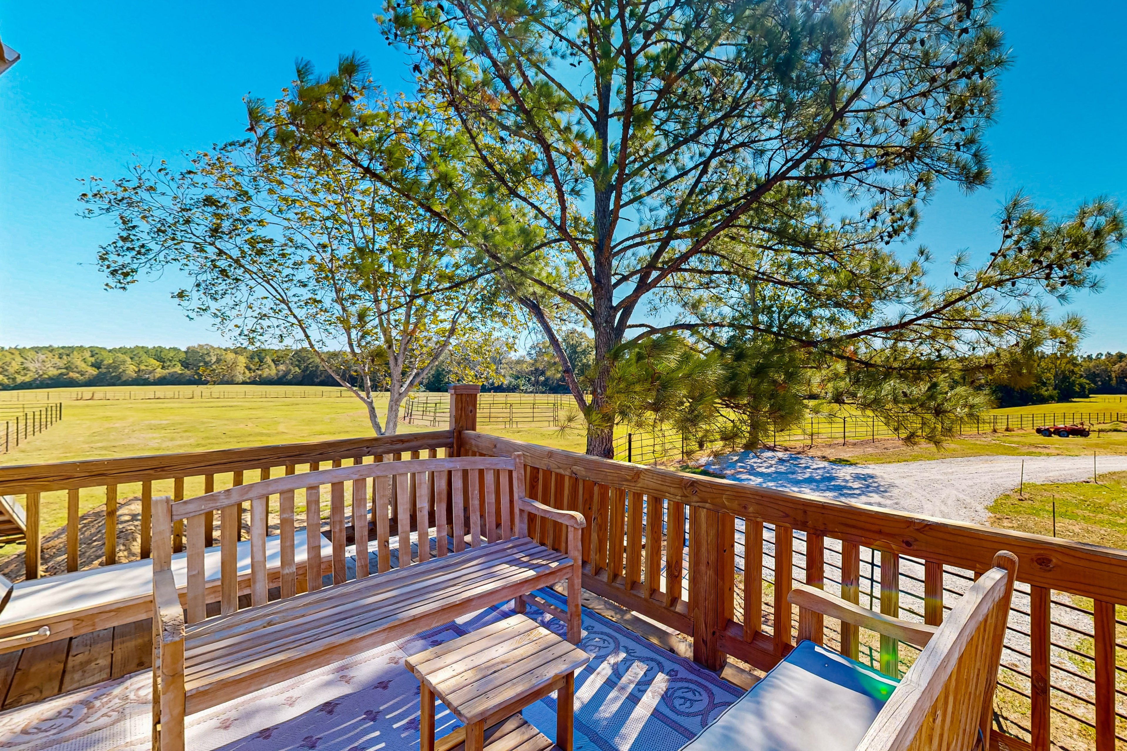 Loft Exterior | Deck | Outdoor Seating