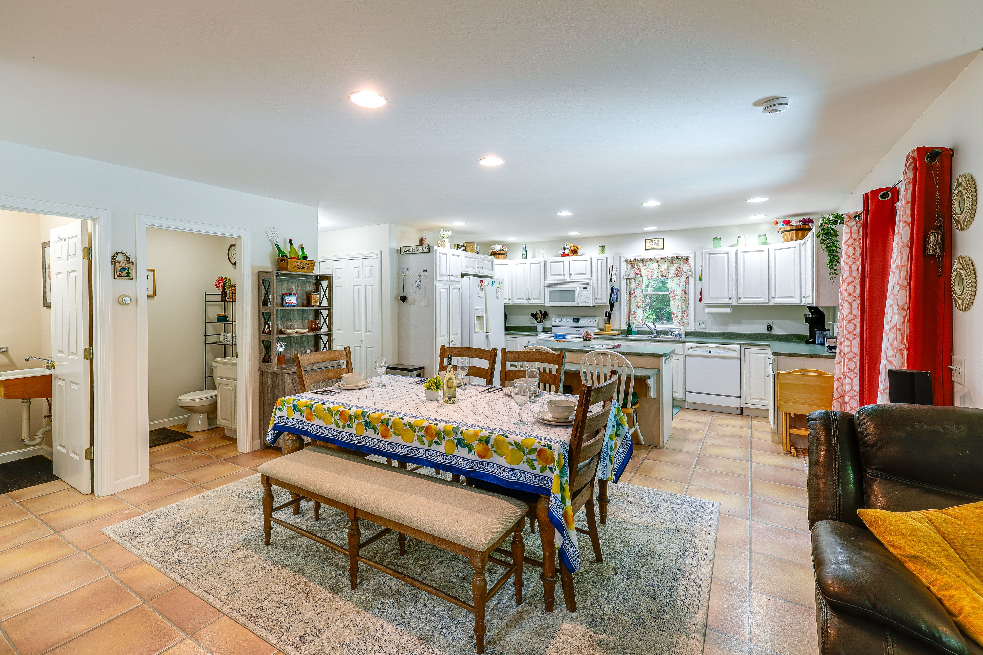 Dining Area | 1st Floor