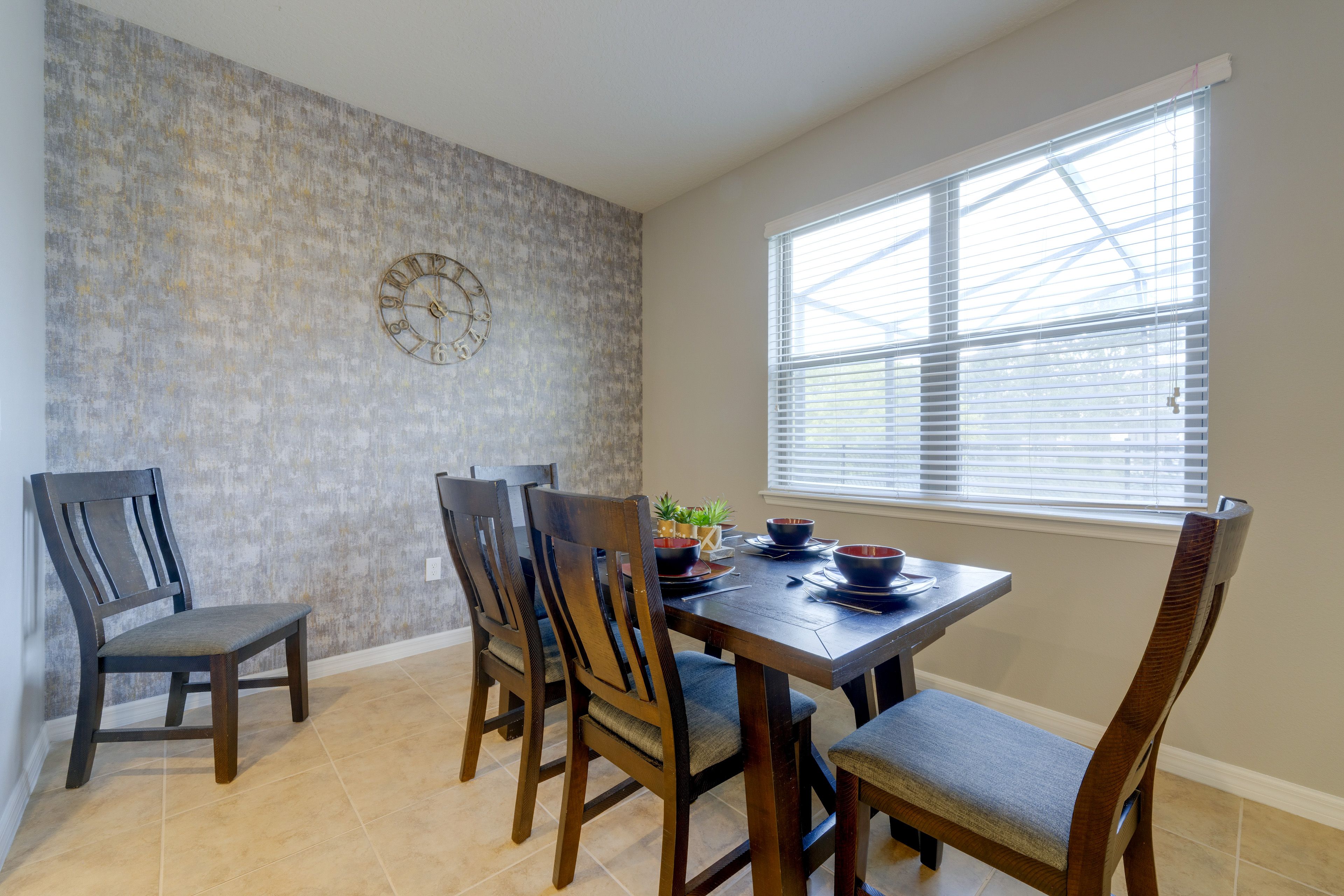 Dining Area | Main Level