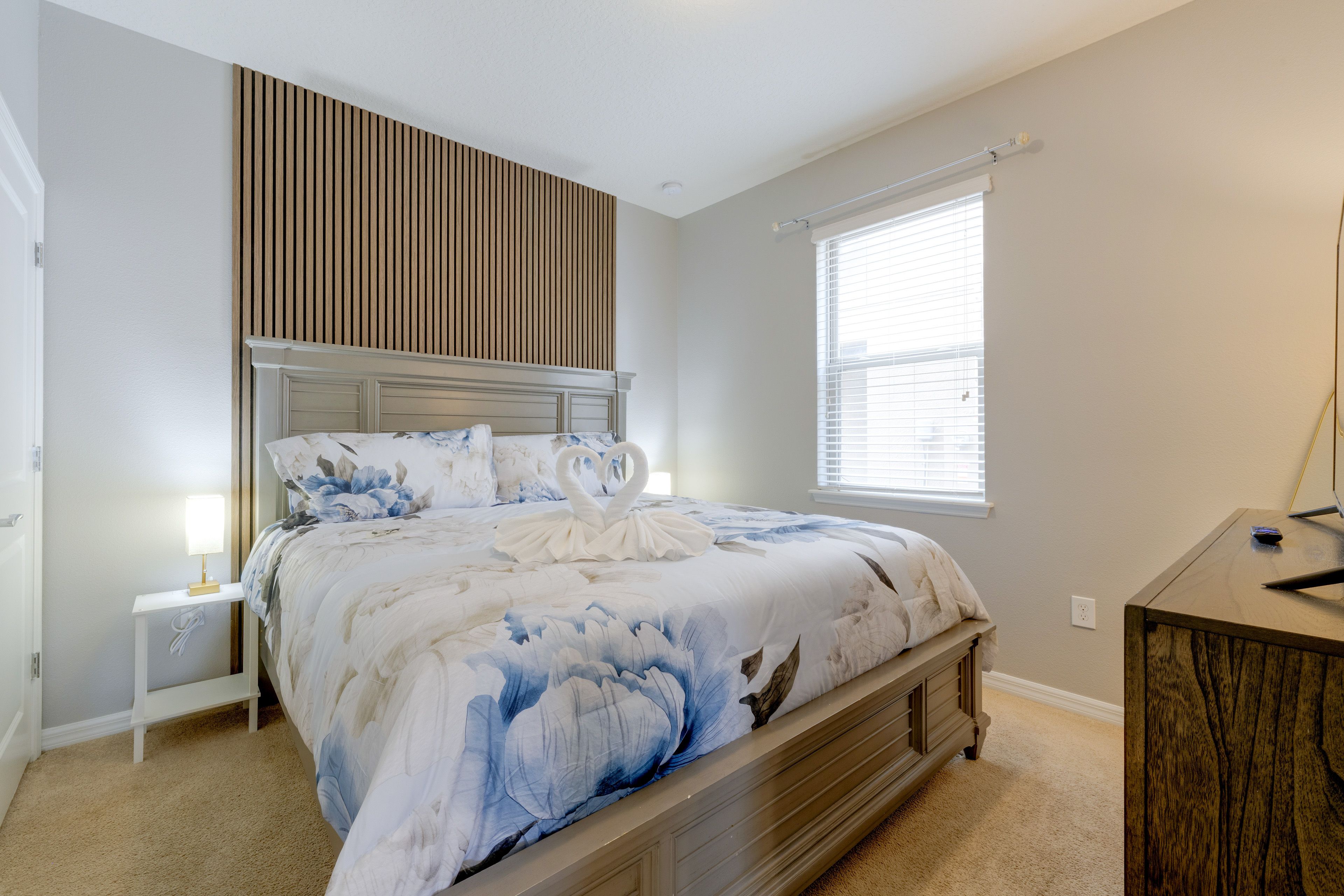 Bedroom 1 | King Bed | Main Level