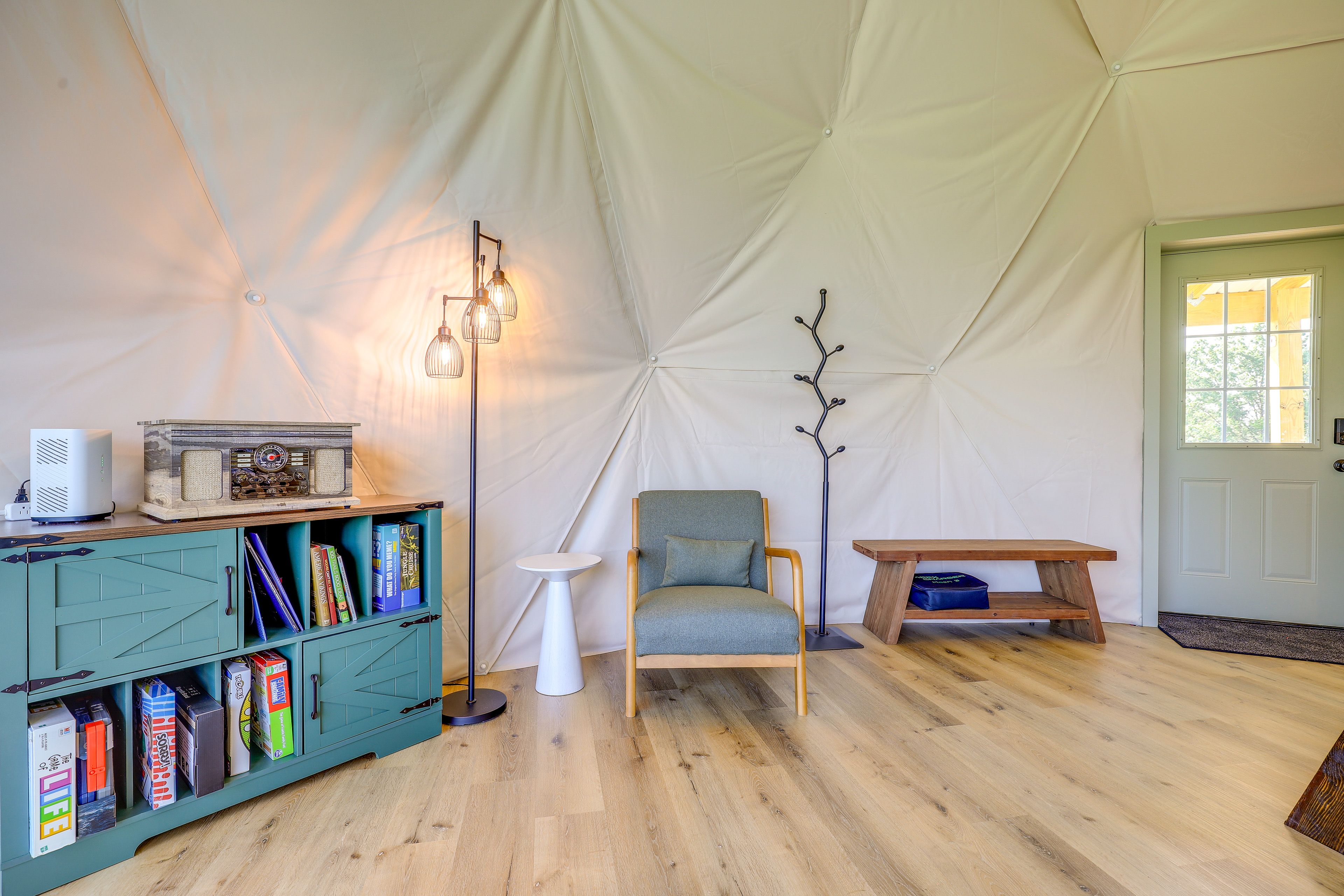 Studio Interior | King Bed