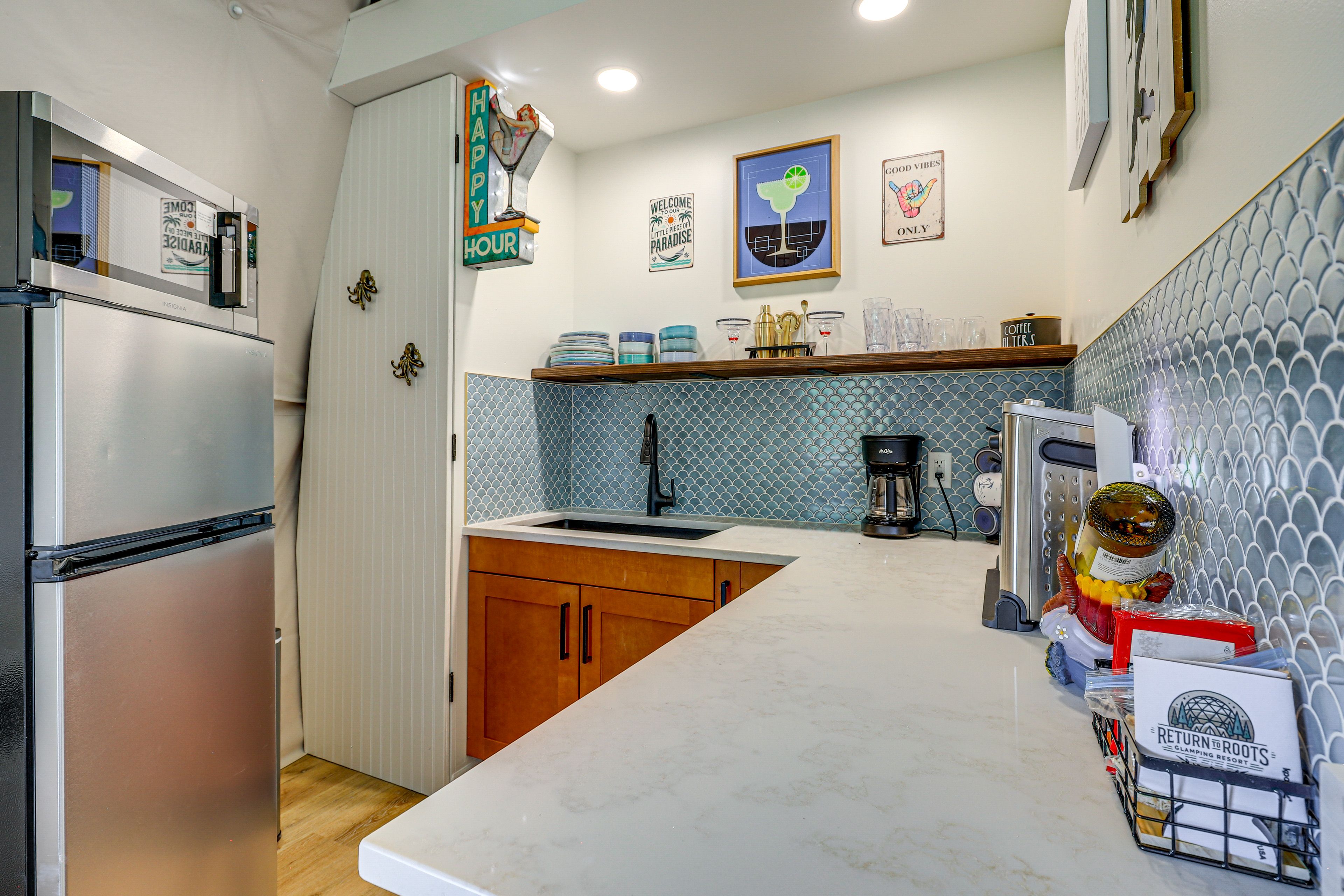 Kitchenette | Main Level