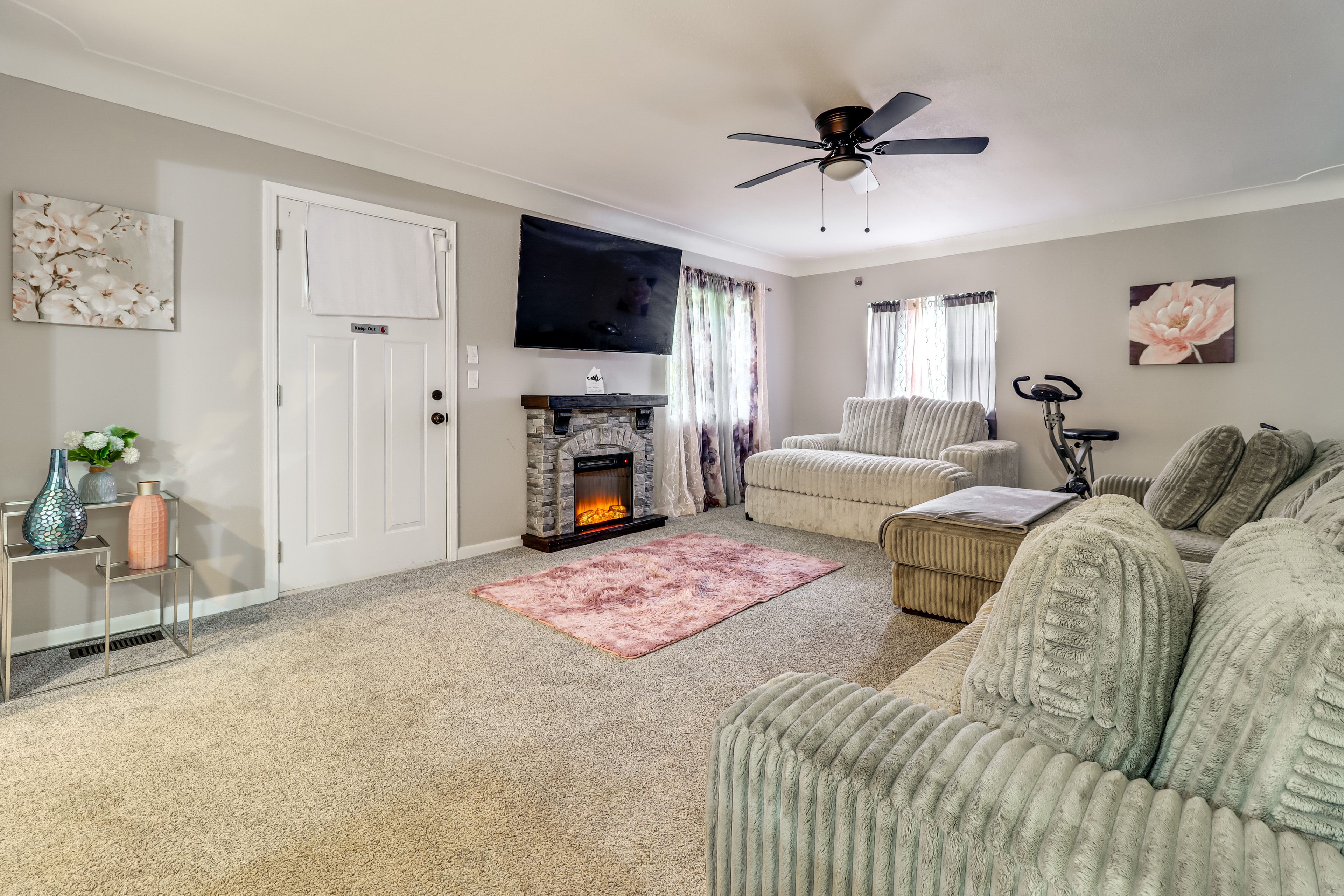 Toledo Vacation Rental | 2BR | 2BA | 1,897 Sq Ft