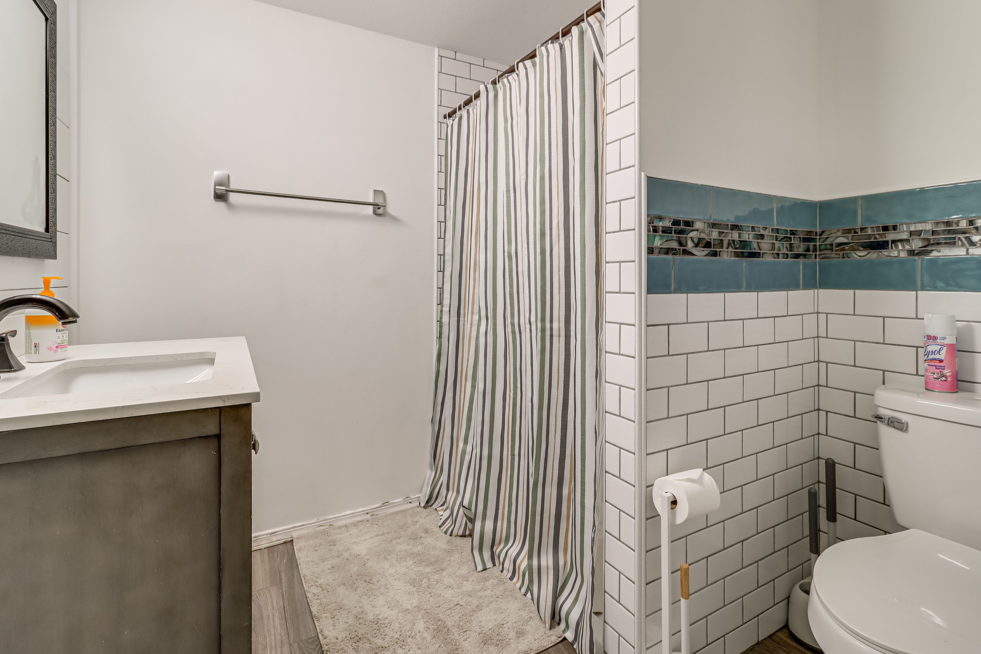 Bathroom | 2nd Floor