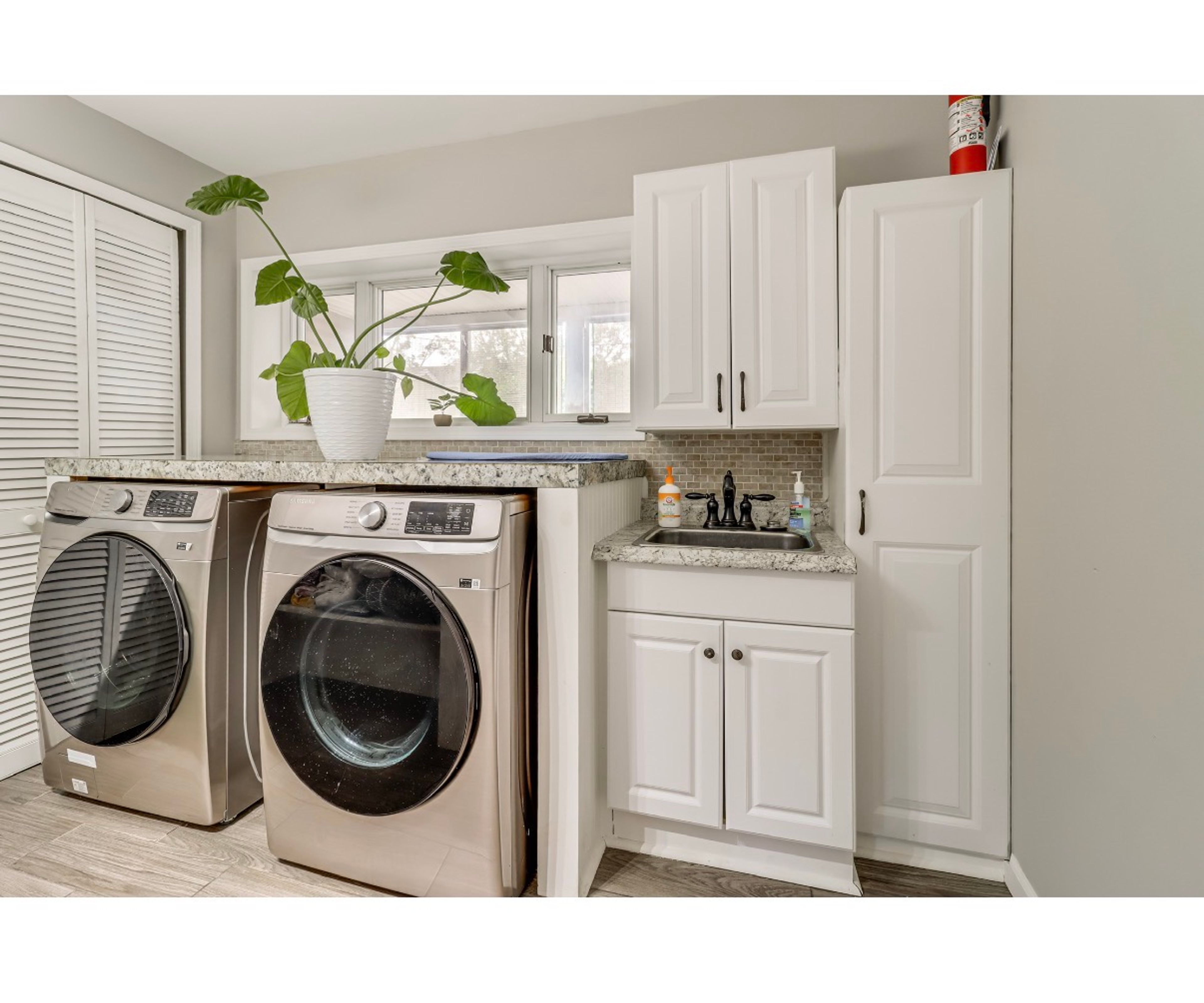 Laundry Room| 1st floor