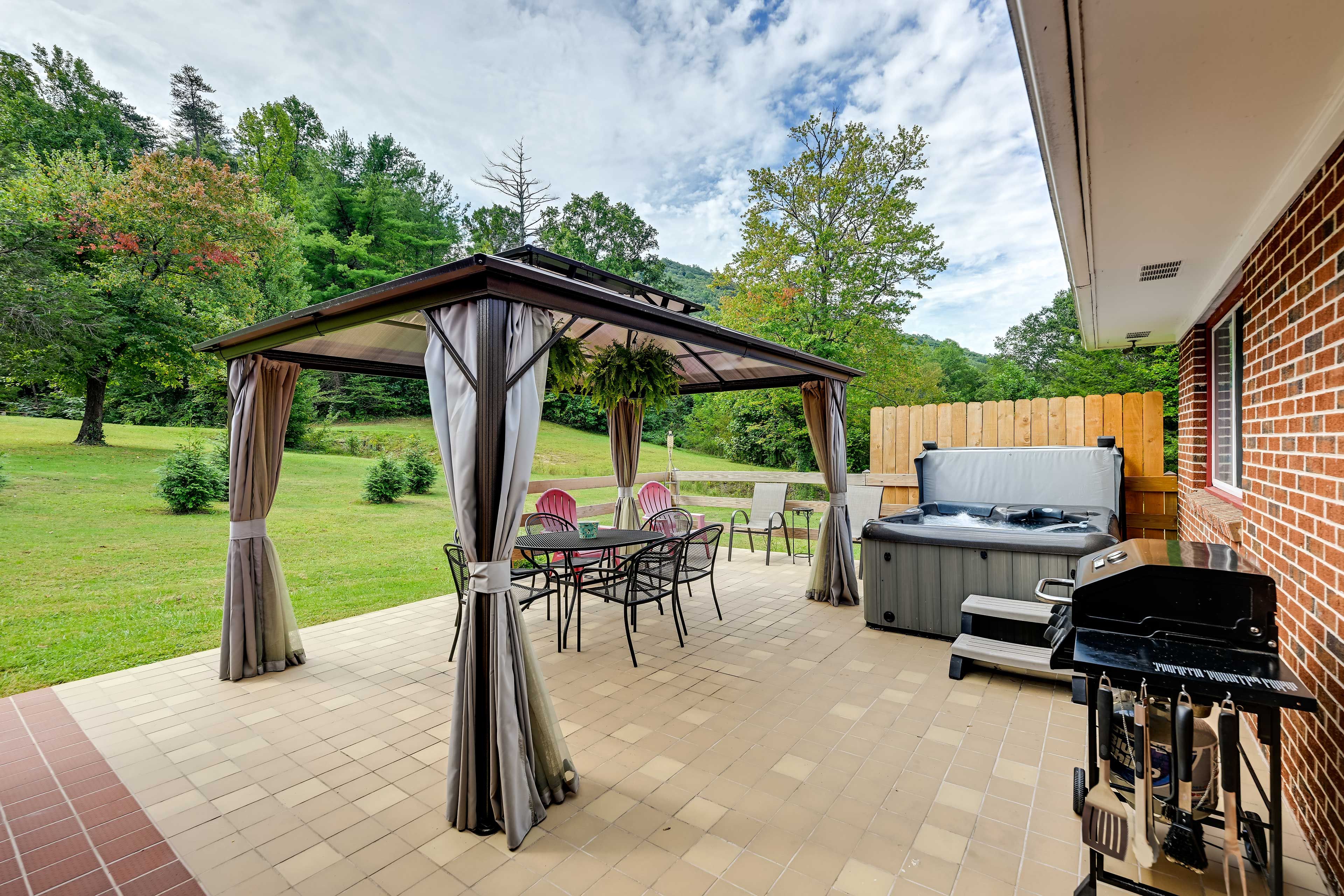 Clayton Vacation Rental | 6BR | 4.5BA | 4,700 Sq Ft