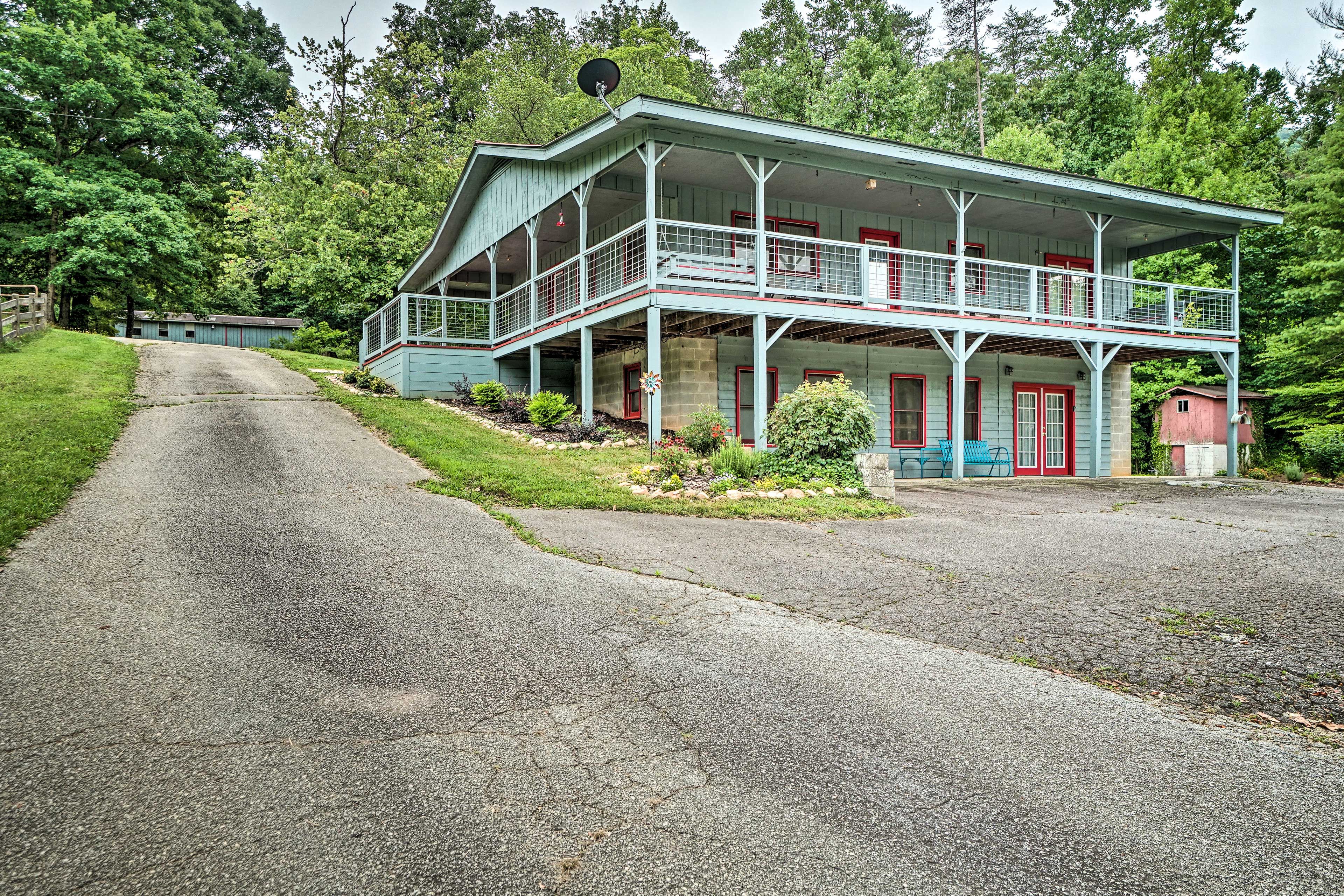 Trinity Oaks Exterior | Driveway (8 Vehicles) | RV/Trailer/Boat Parking