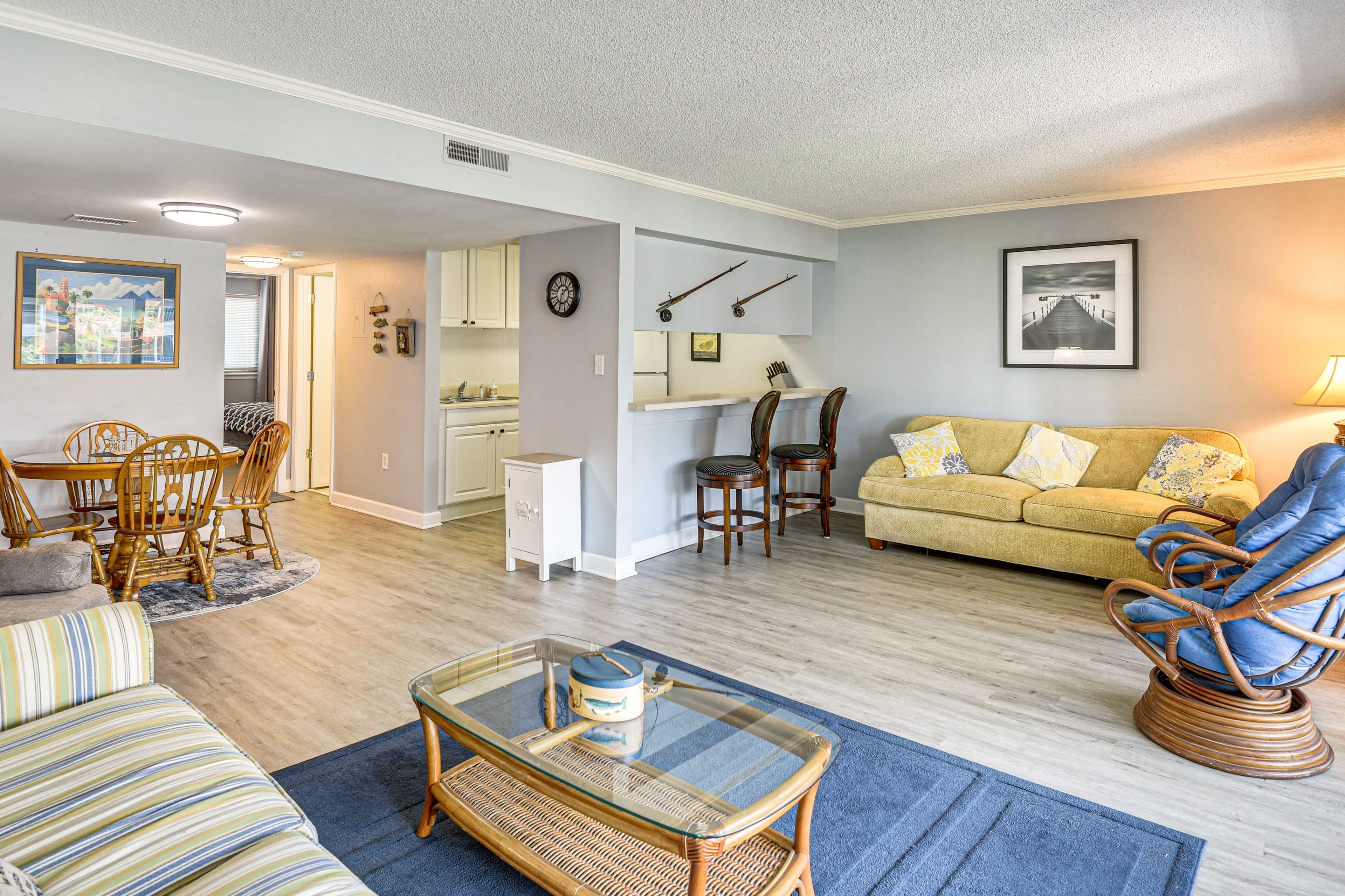 Living Area | Dining Table | Breakfast Bar
