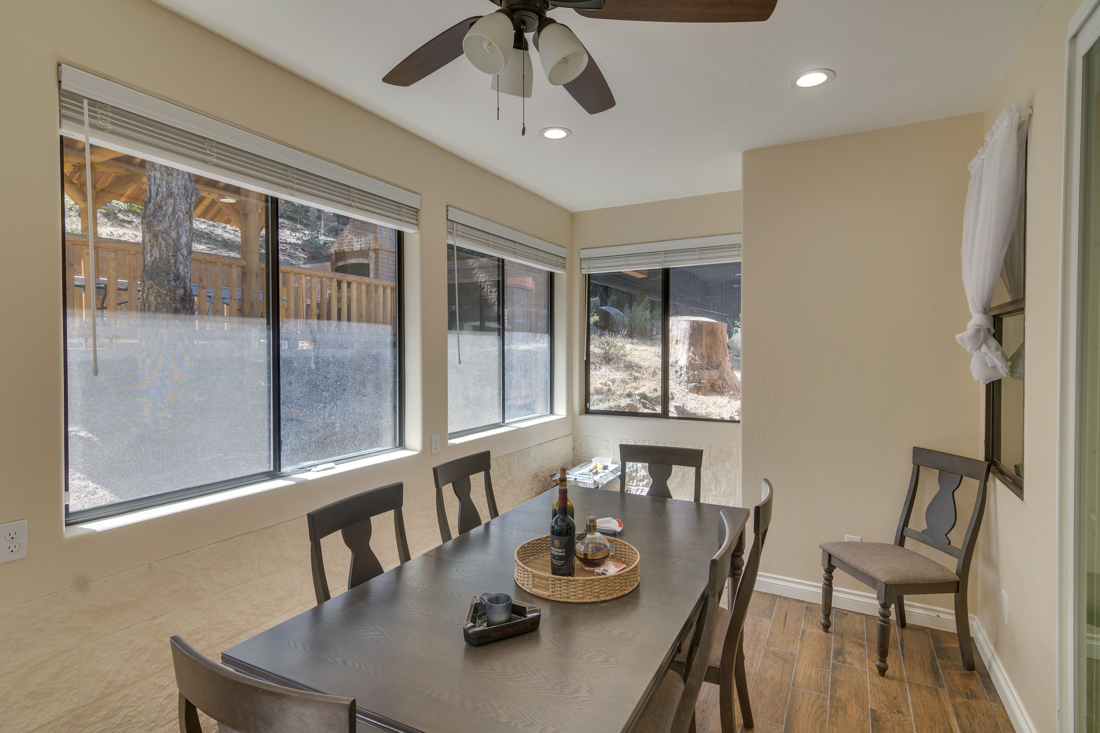 Dining Room | Dishes & Flatware Provided