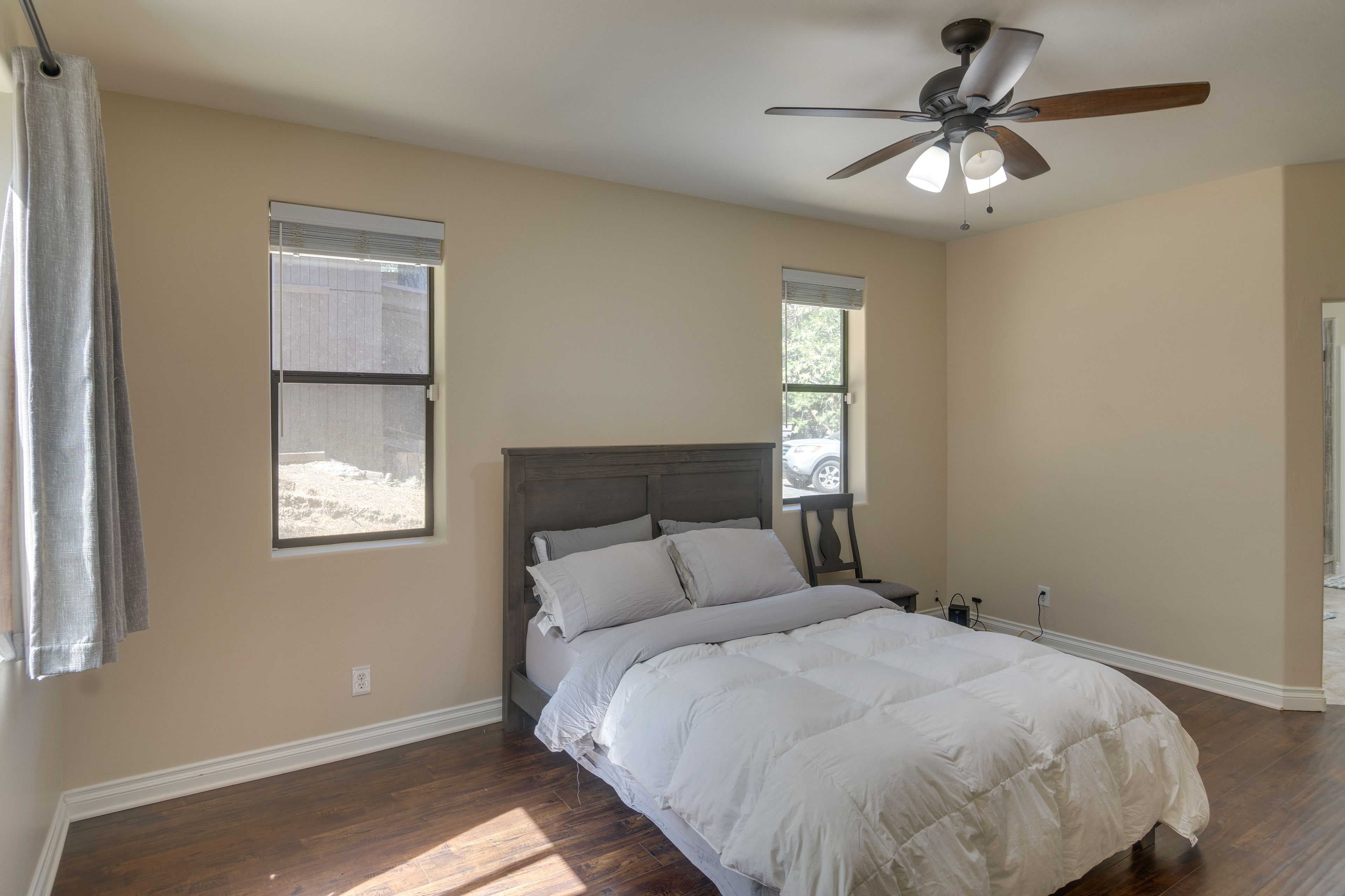 Bedroom 1 | Queen Bed | En-Suite Bathroom