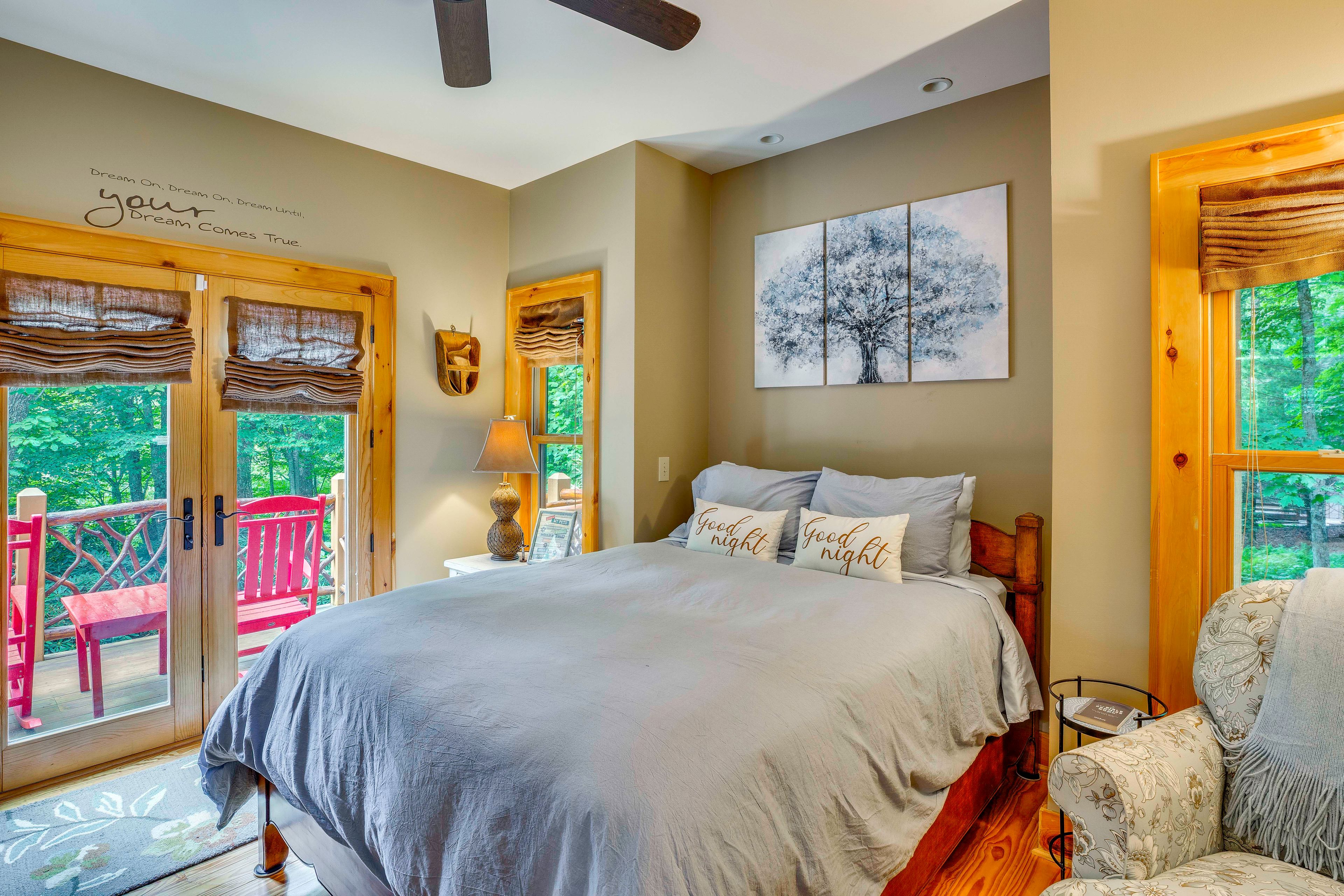 Bedroom 2 | Queen Bed | Smart TV | Main Level