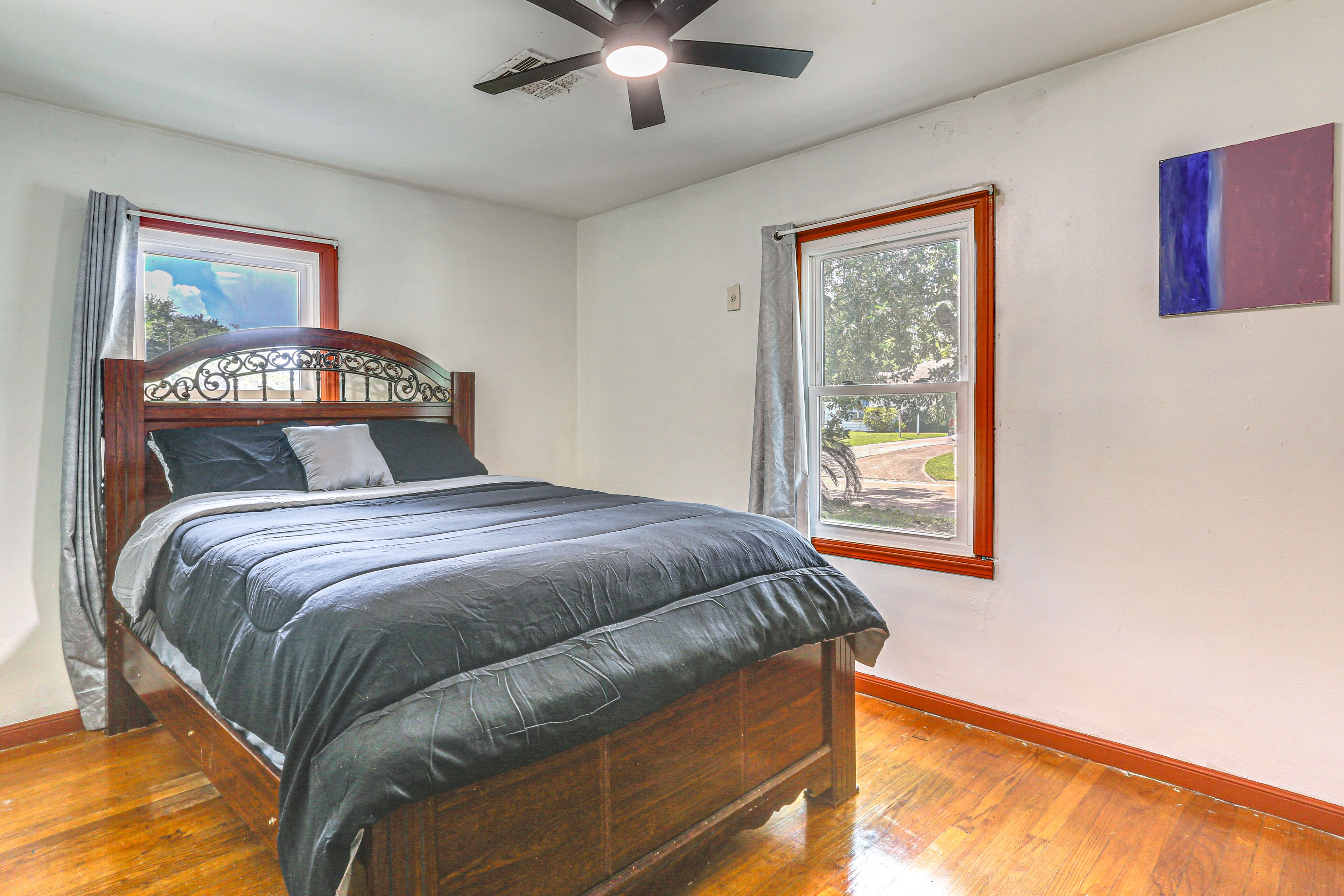 Bedroom 3 | Queen Bed