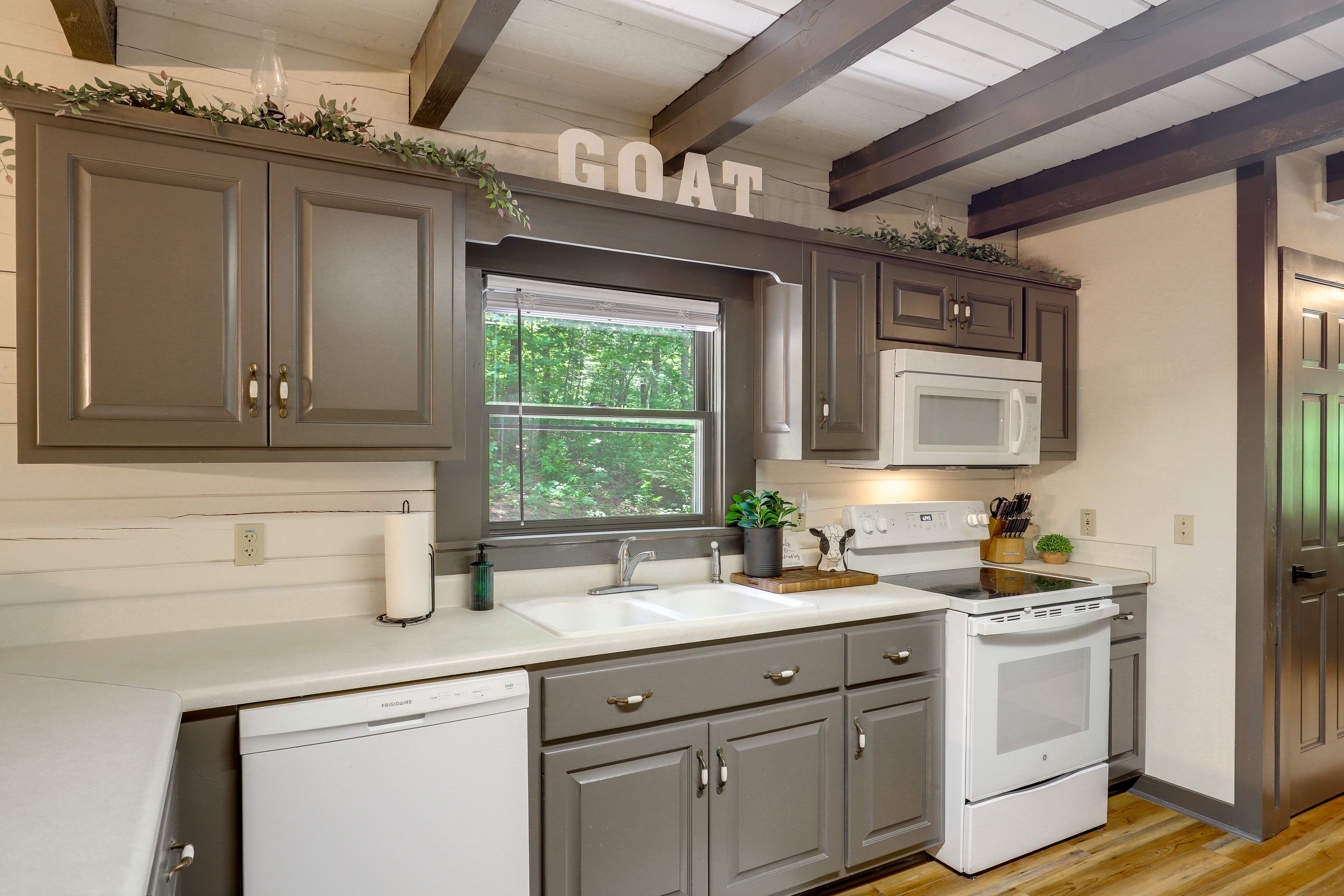 Kitchen | 1st Floor