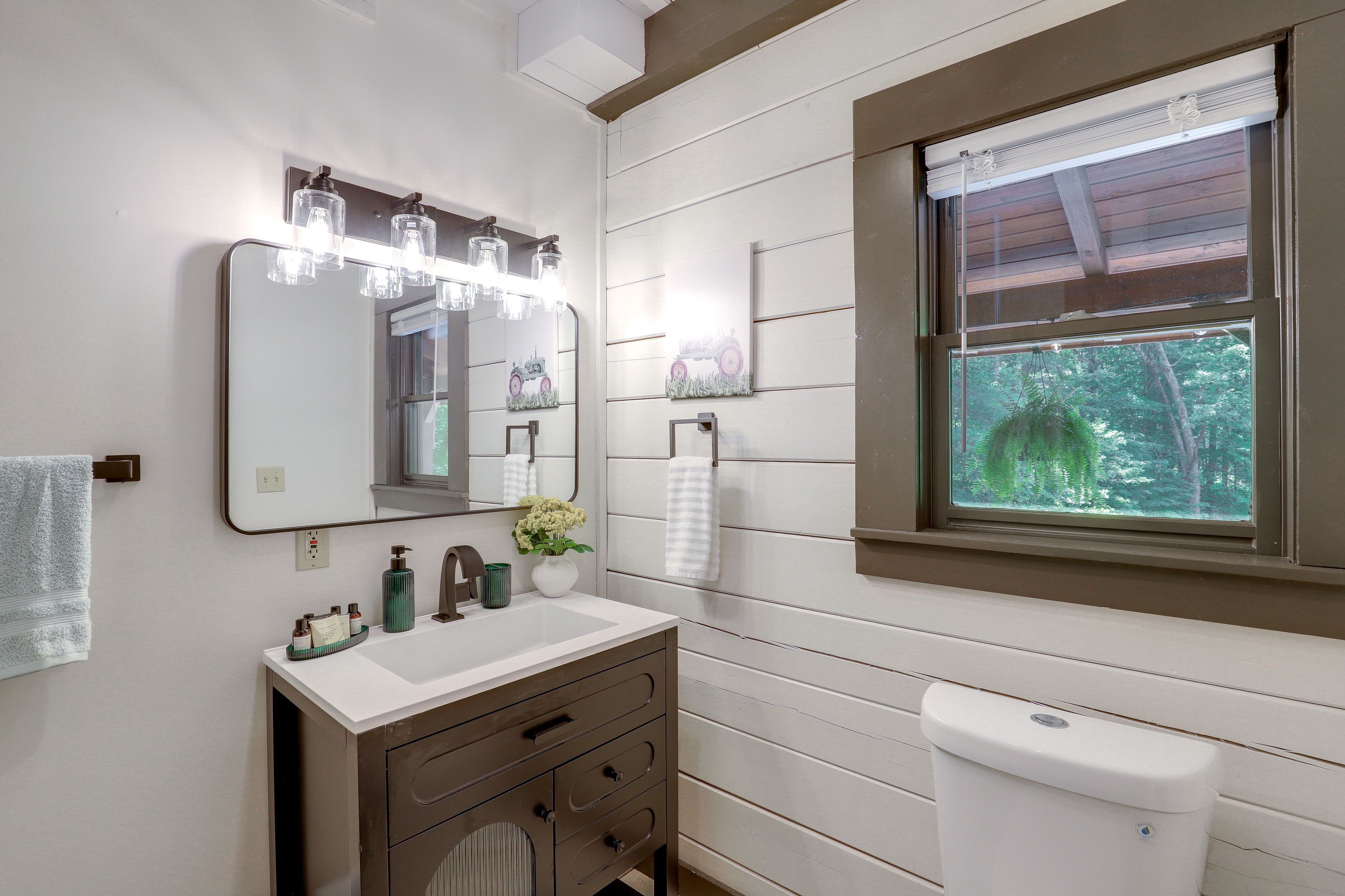 Bathroom | 1st Floor