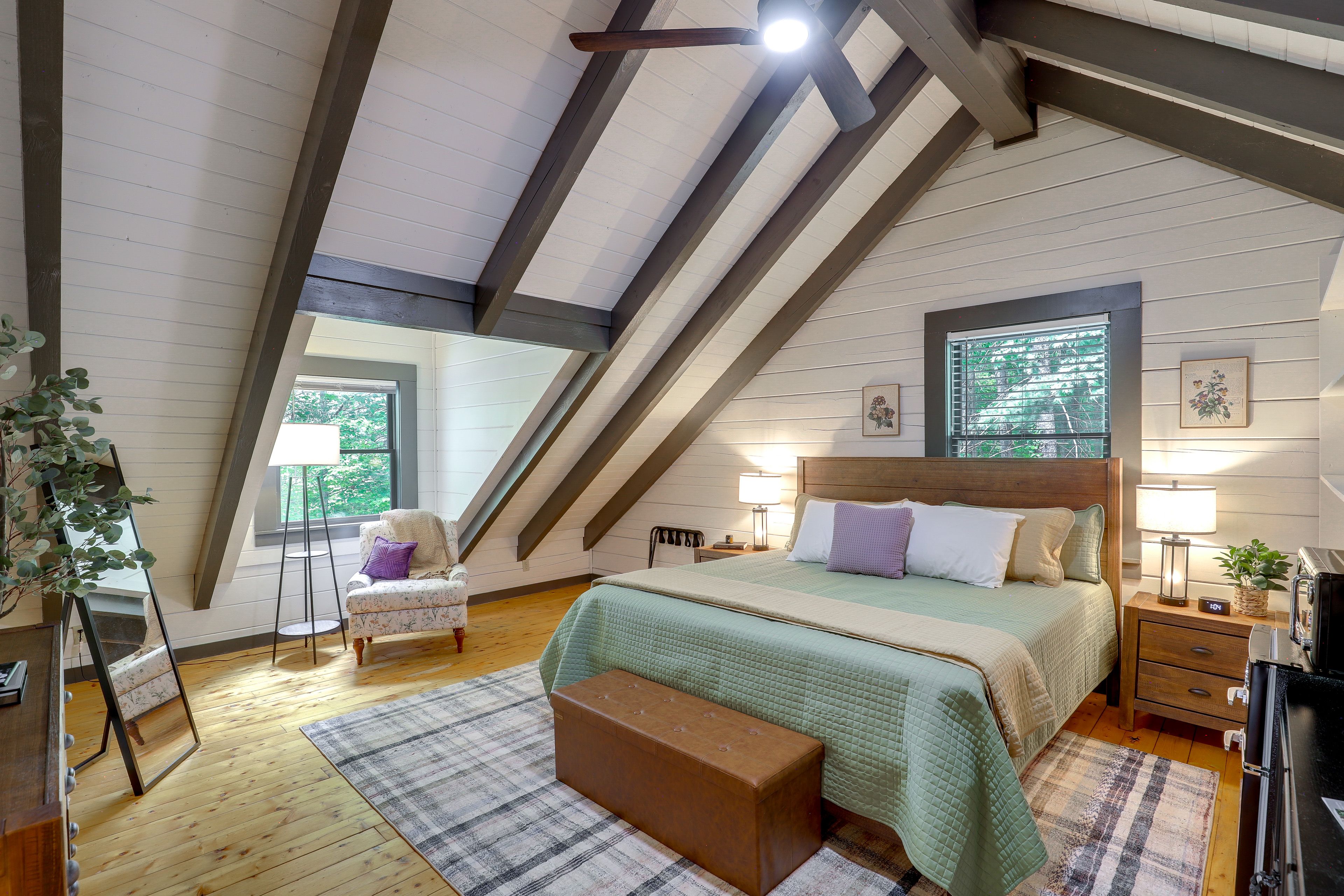 Bedroom 2 | King Bed | 2nd Floor