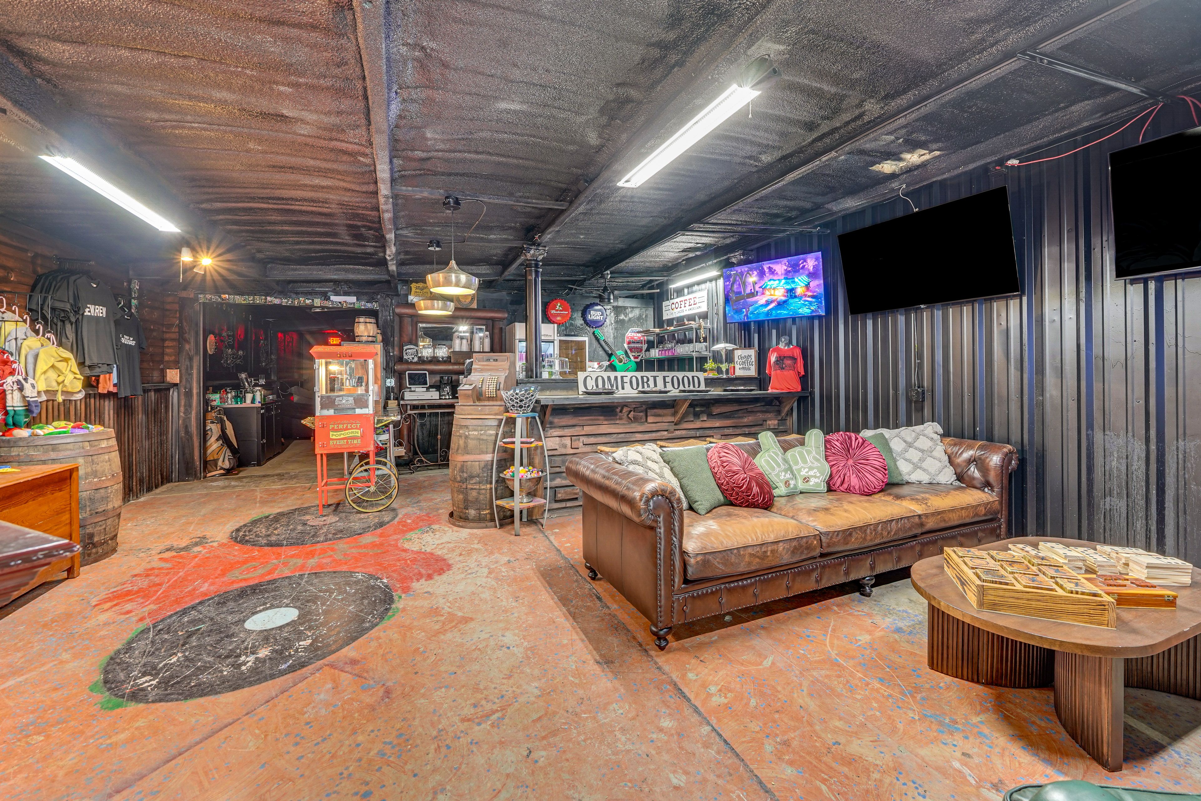 Nearby Shop & Lounge