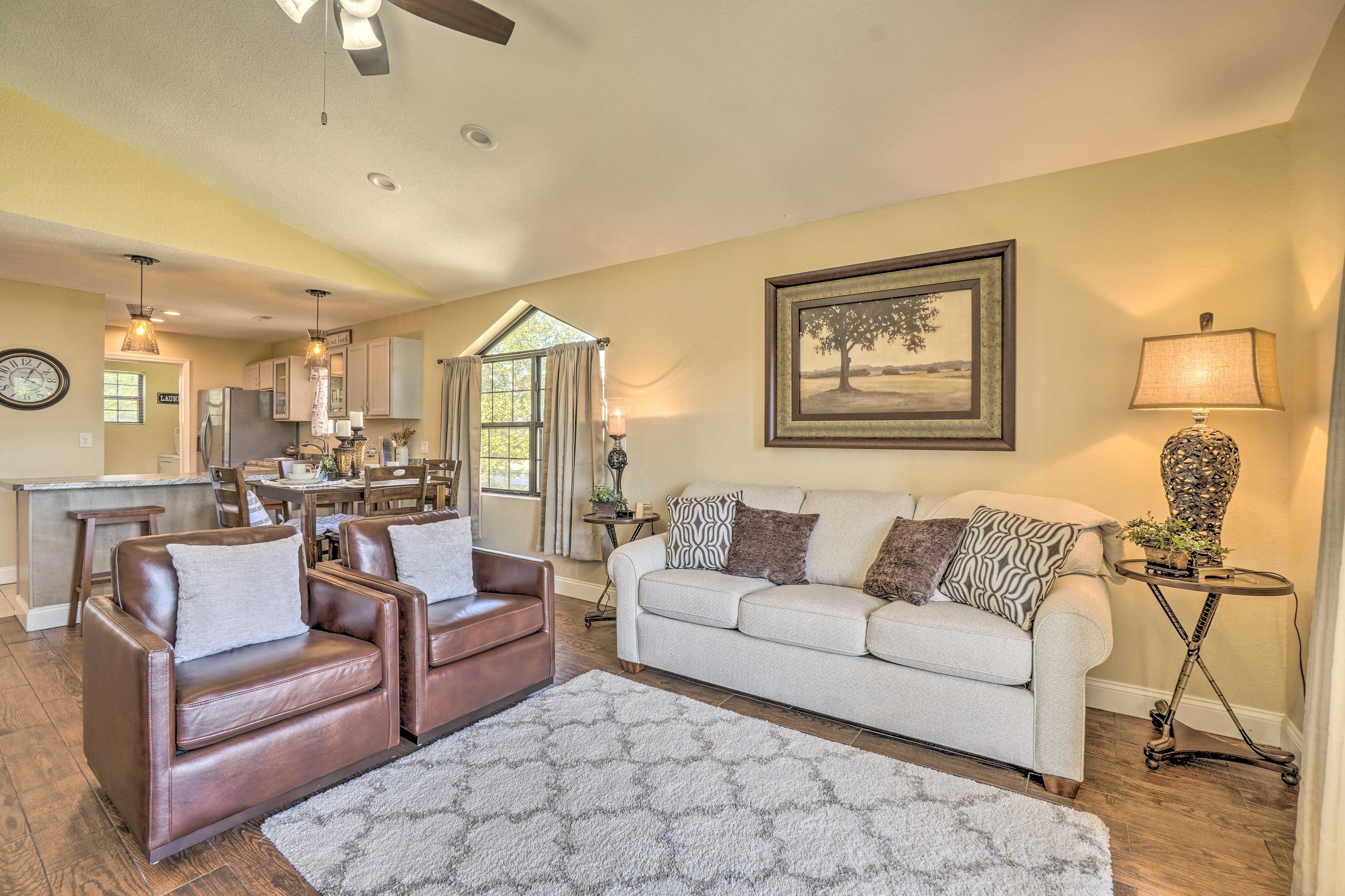 Living Area | Sleeper Sofa | Unit 5