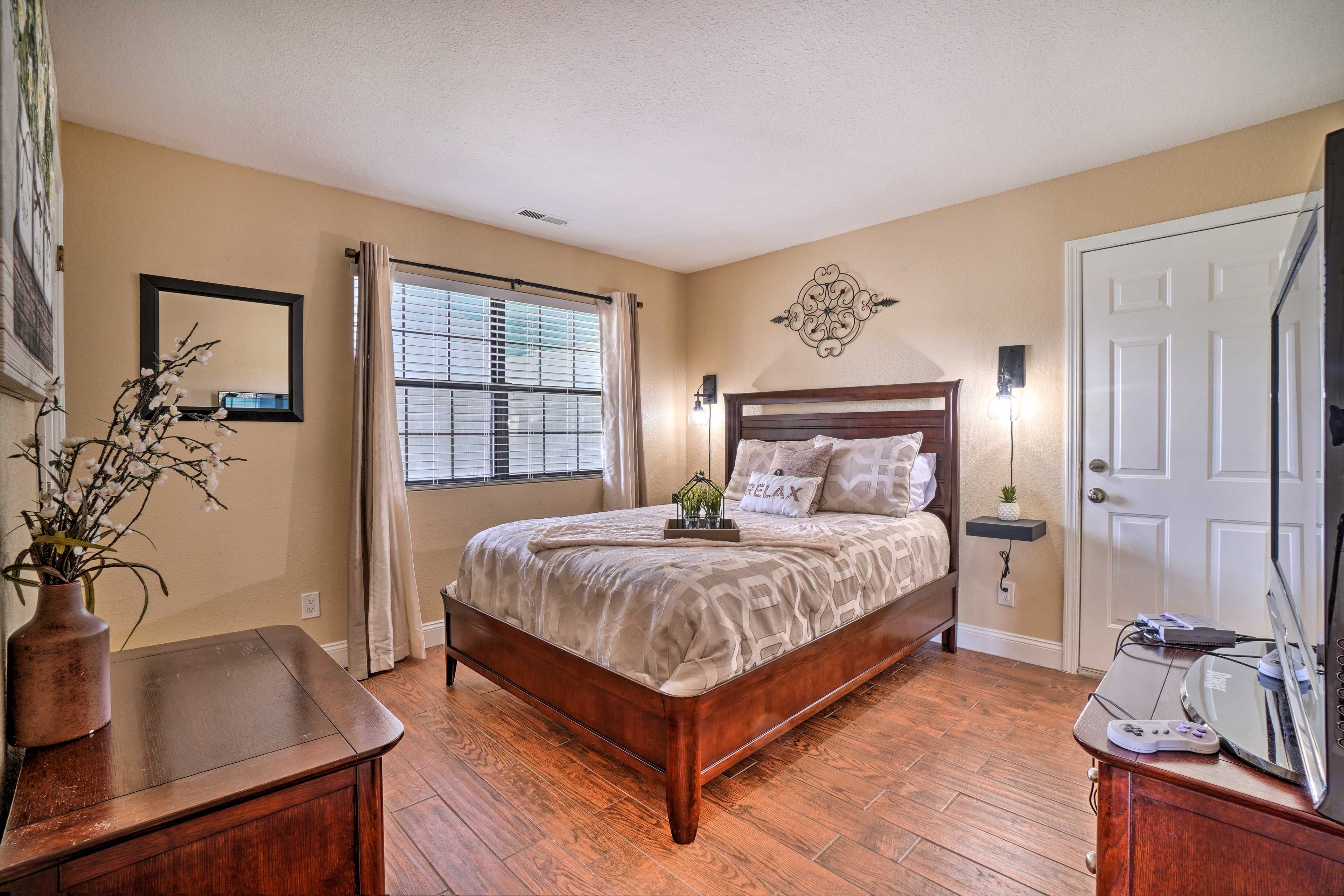 Bedroom 4 | Queen Bed | Unit 6
