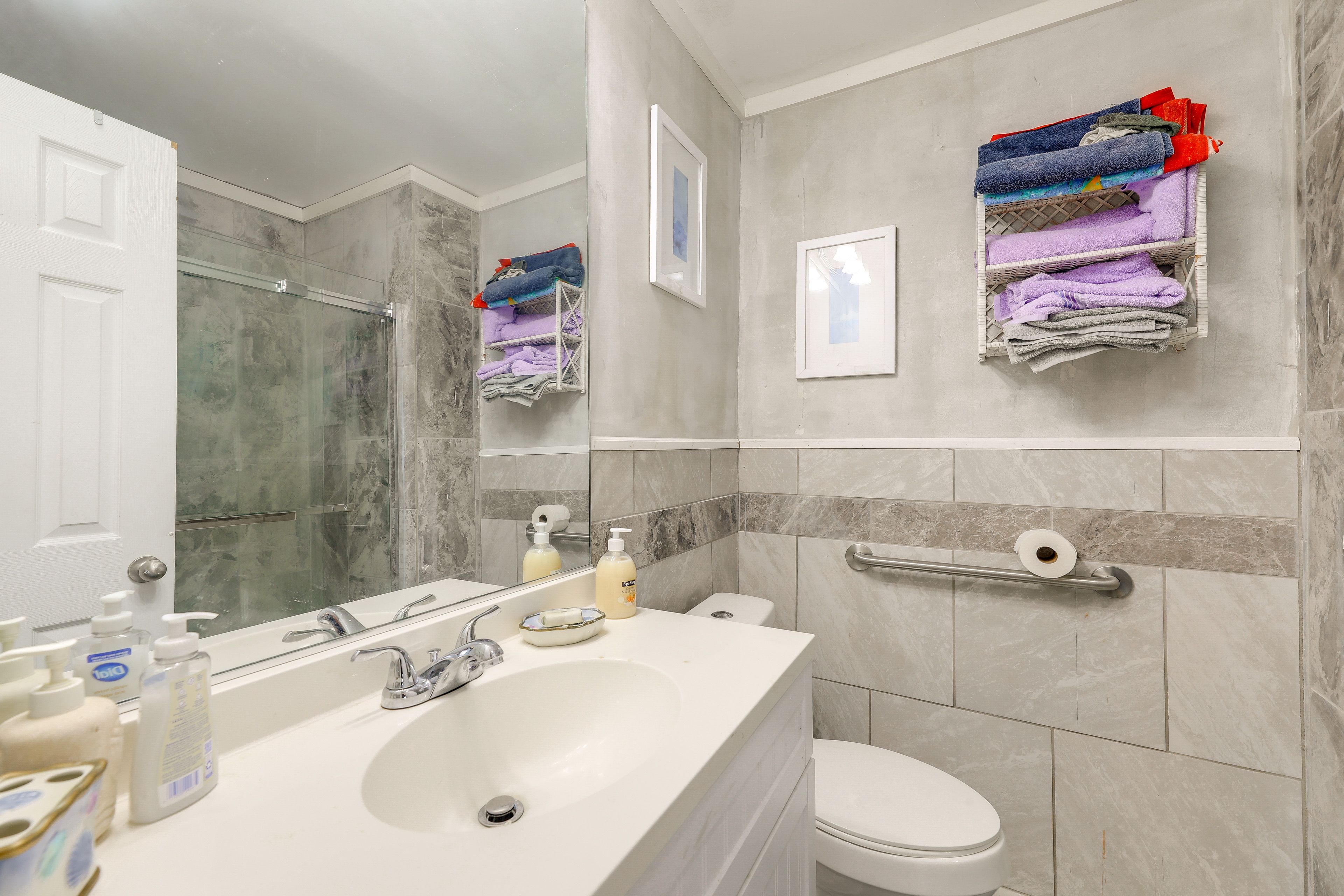 Full Bathroom