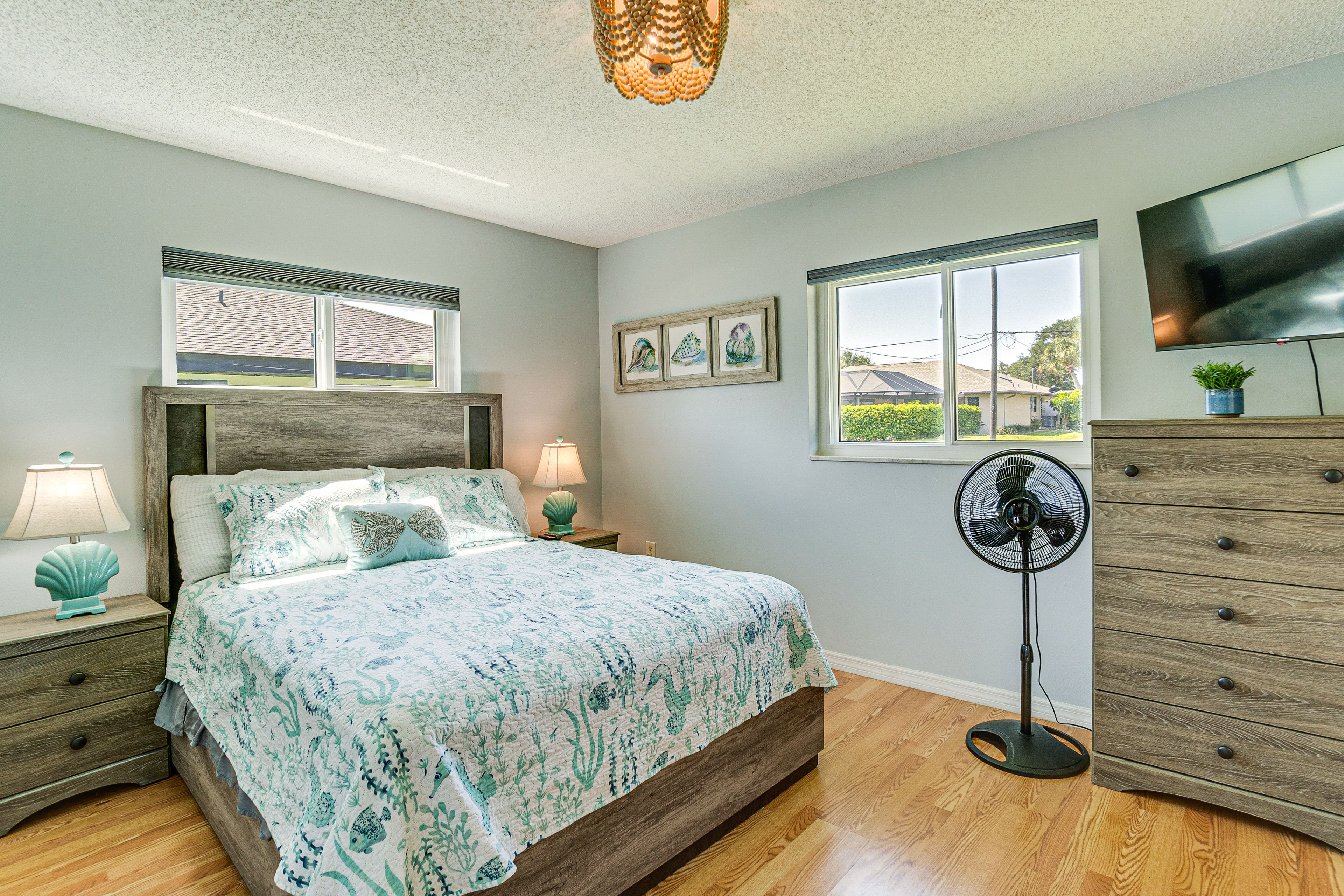 Bedroom 1 | King Bed