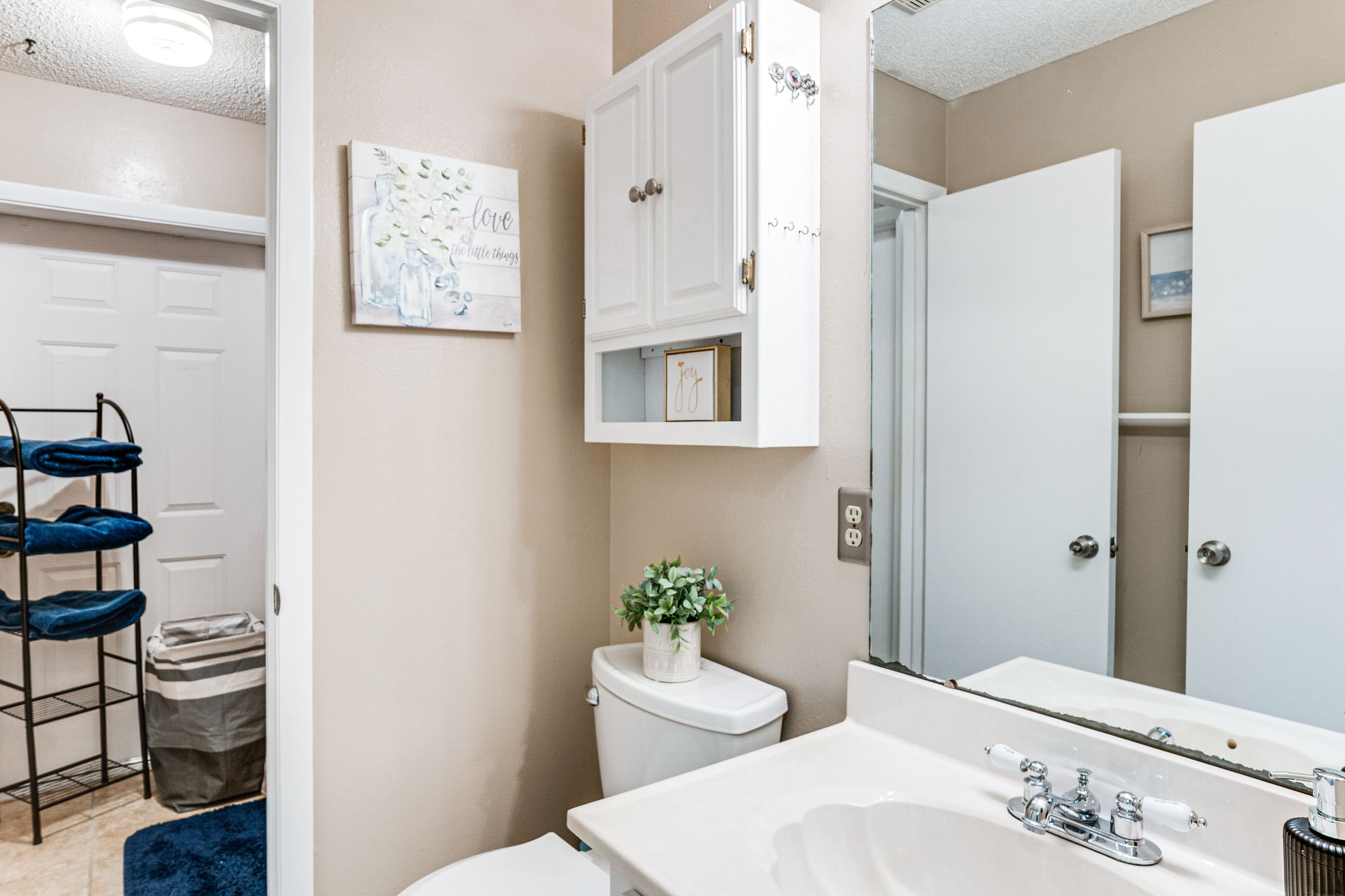 Full Bathroom