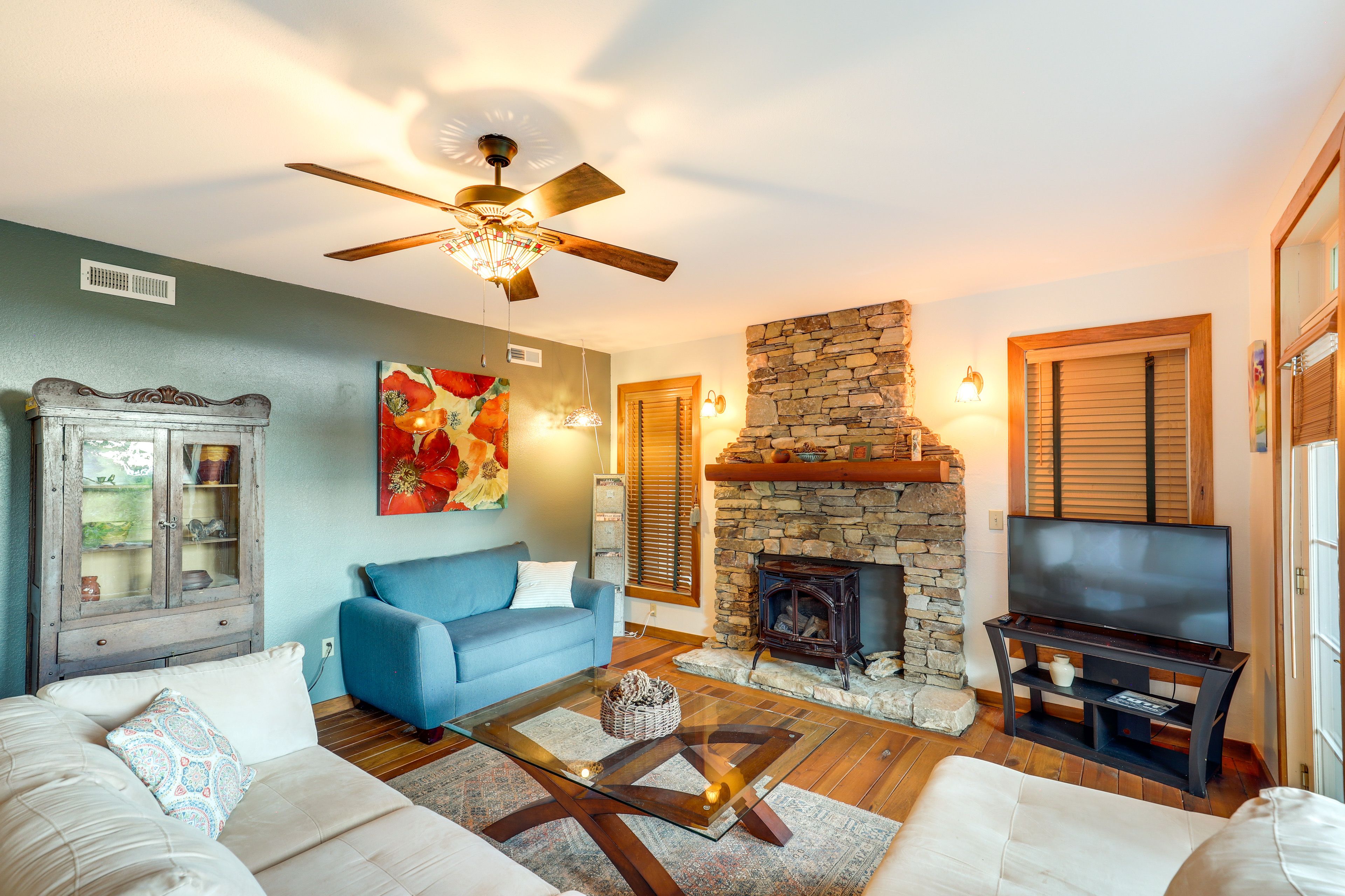 Burnsville Vacation Rental | 2BR | 2BA | 1,223 Sq Ft