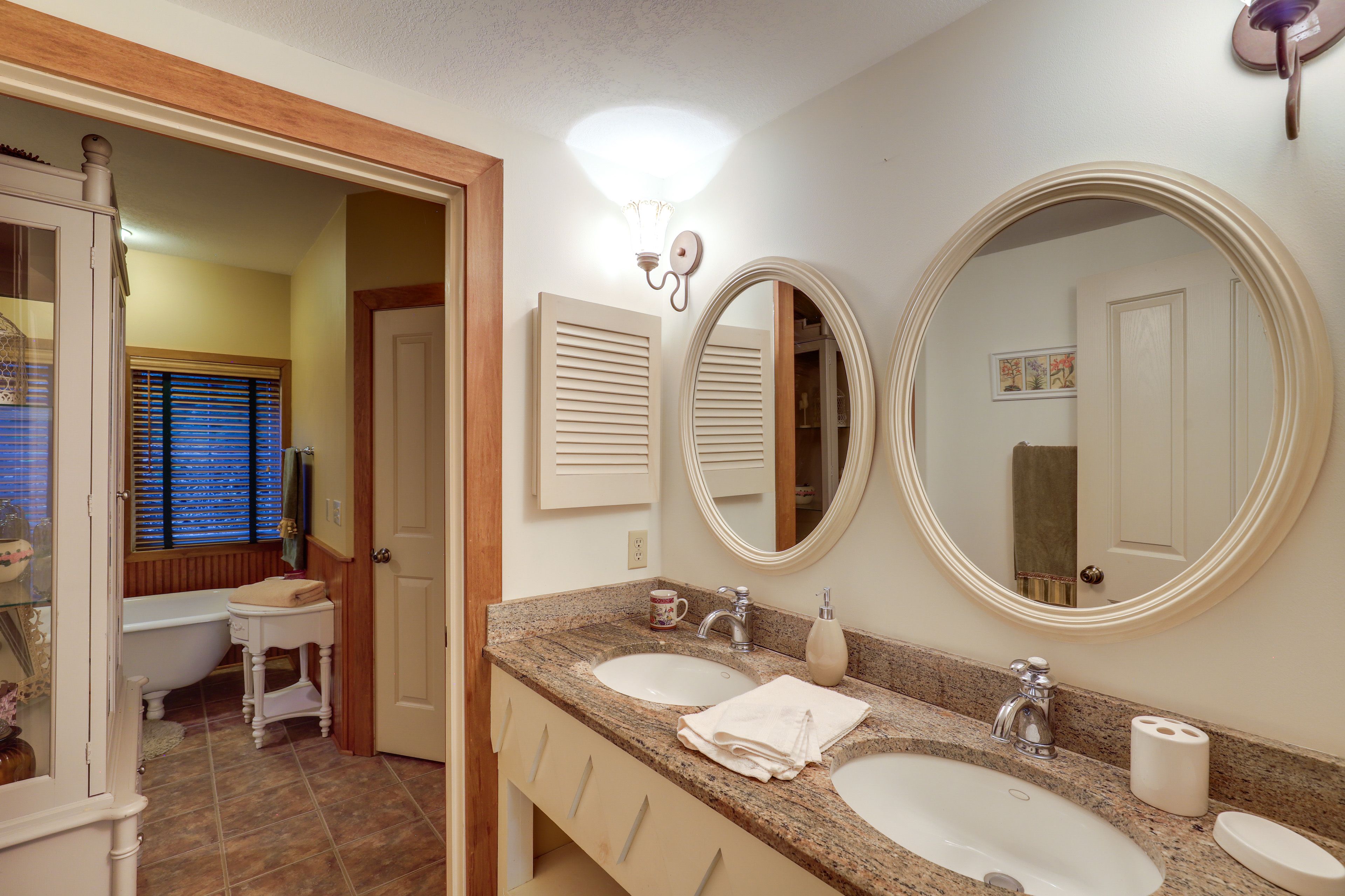 Full Bathroom