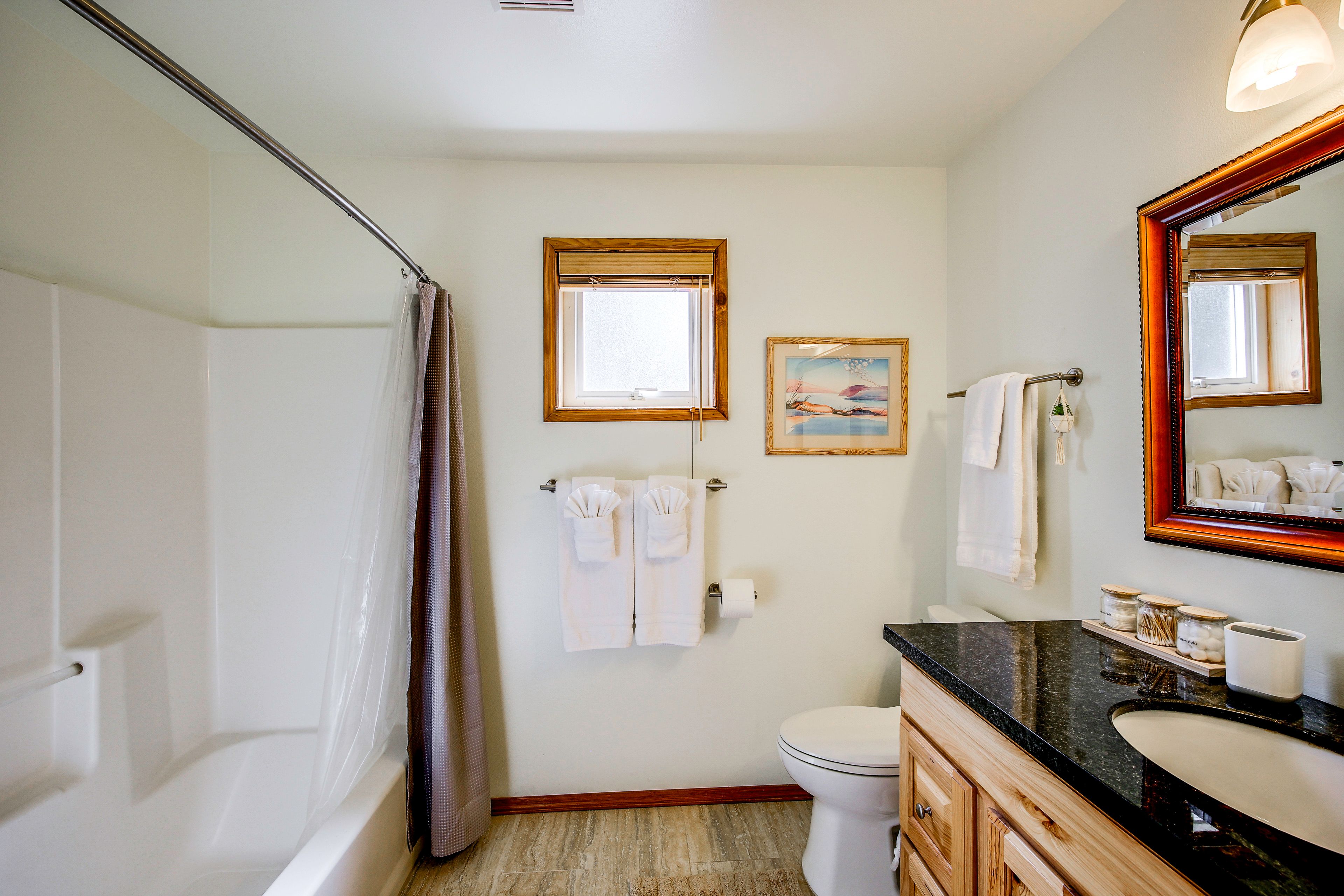 Full Bathroom | Towels & Linens Provided