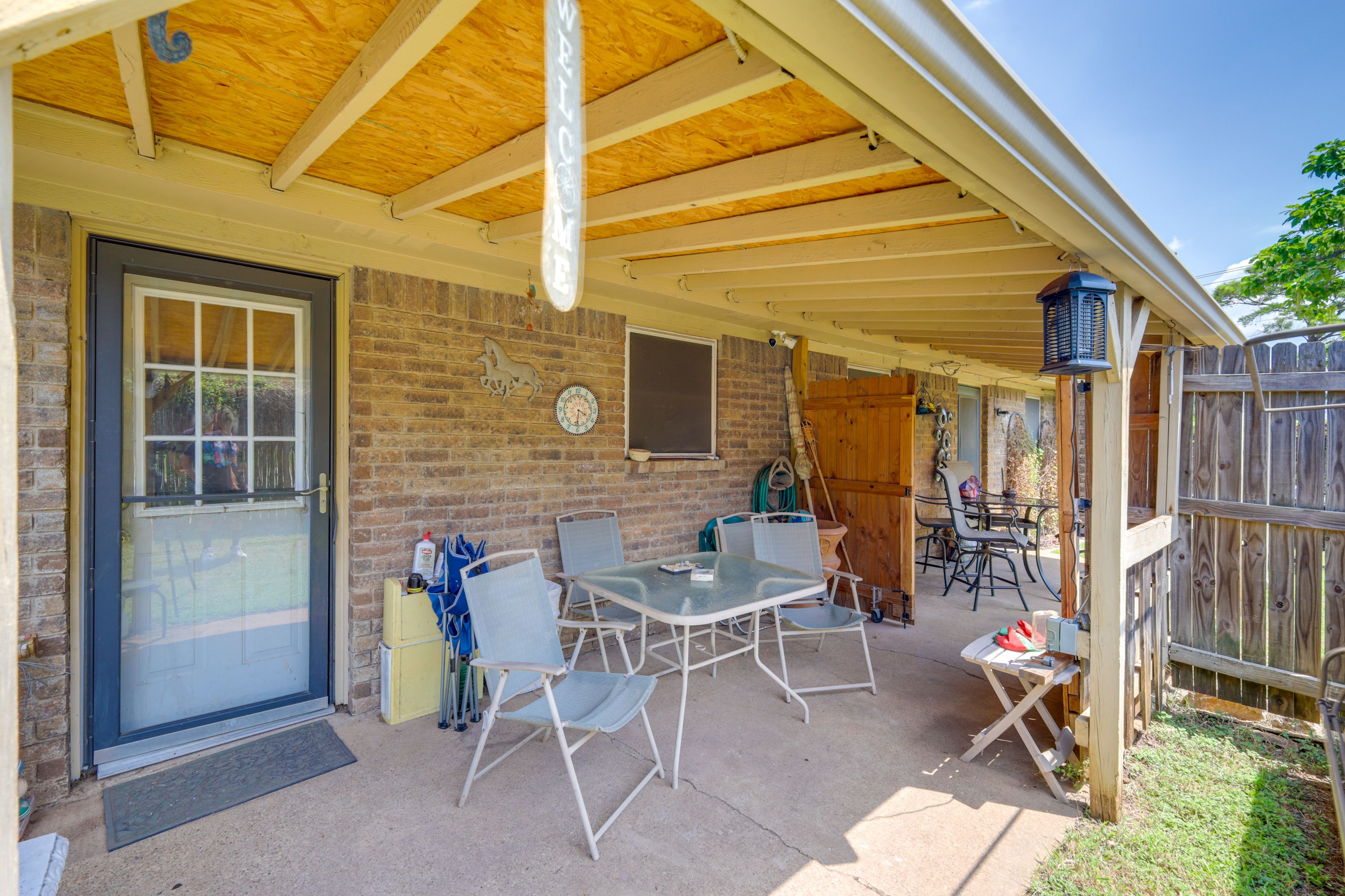 Unit B Exterior | Covered Patio