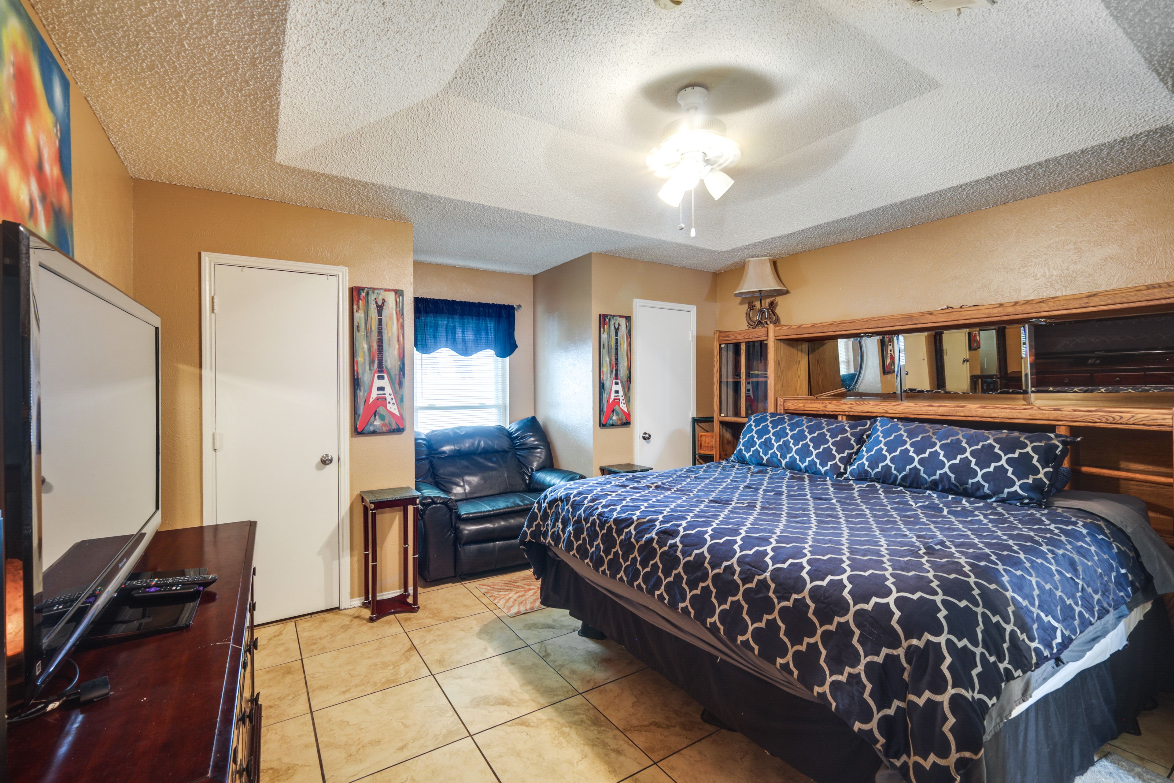 Bedroom 3 | King Bed