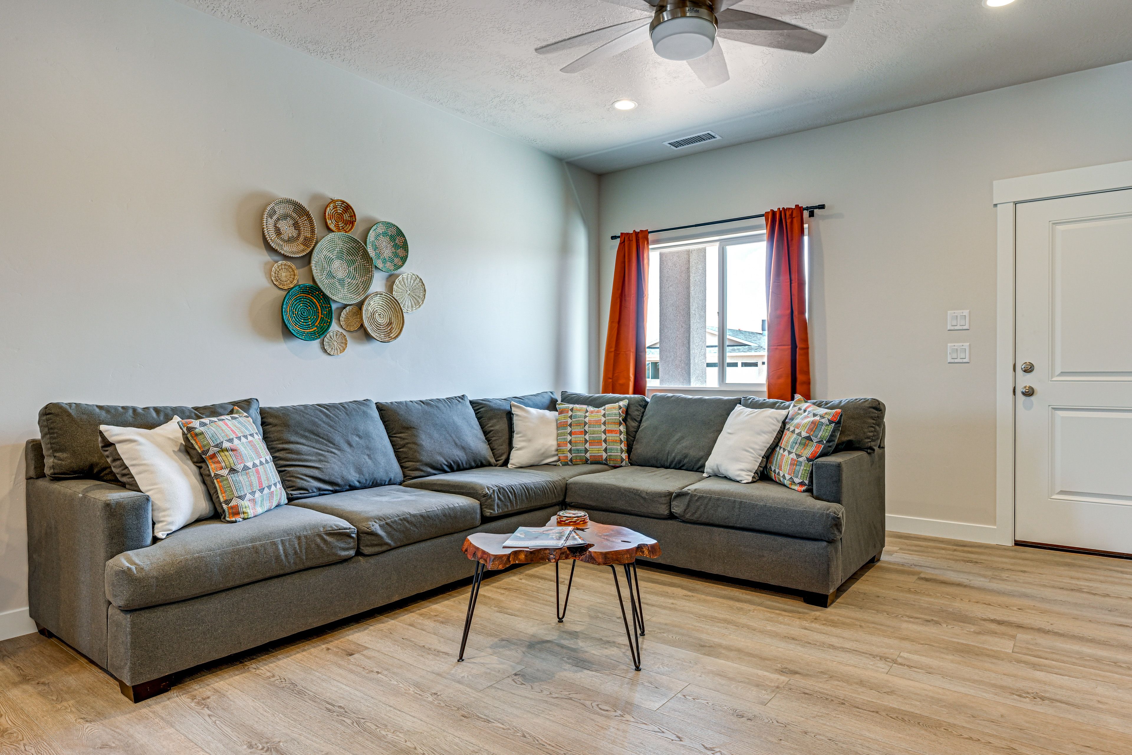 Living Room | Queen Sleeper Sofa | Piano