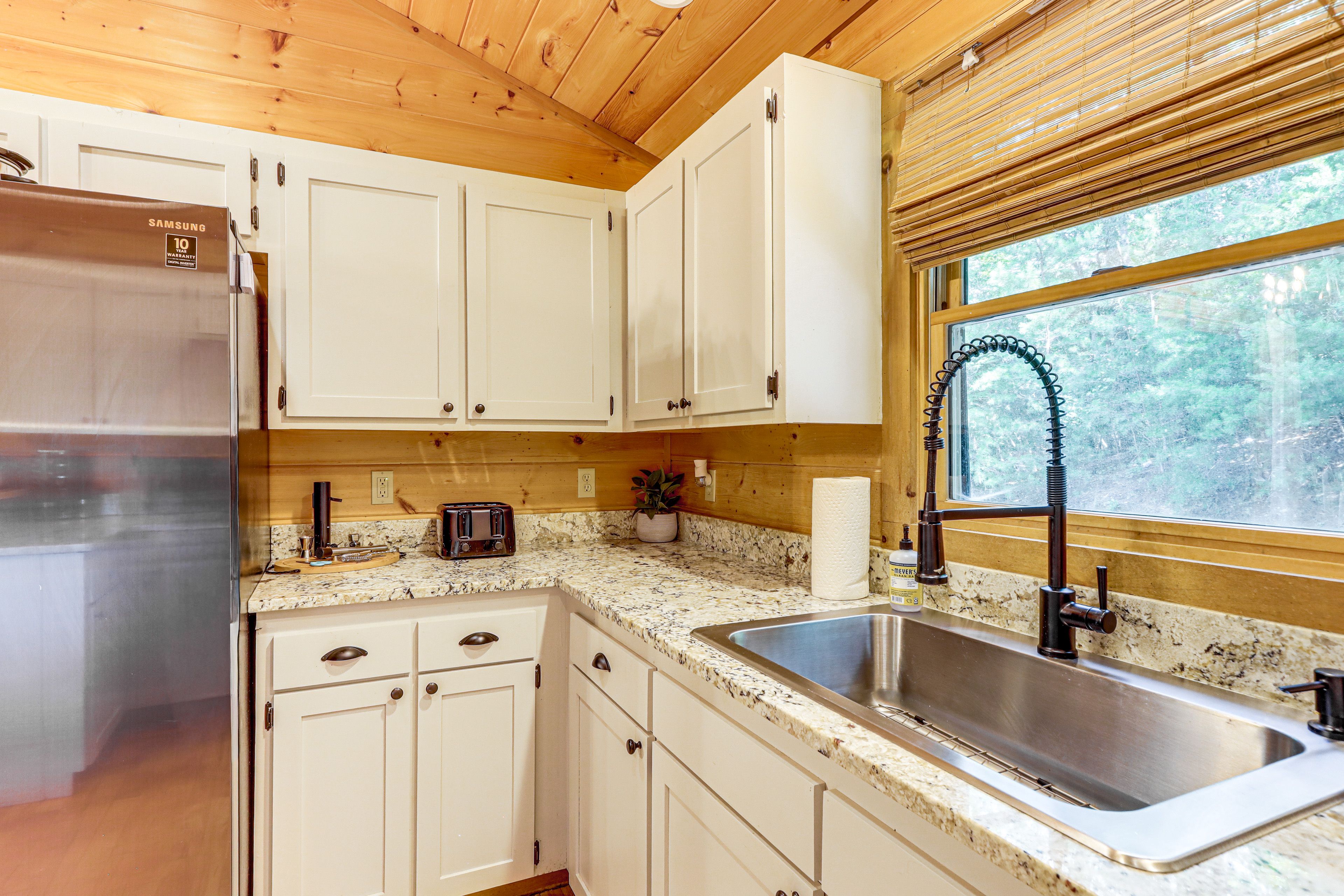 Kitchen | 1st Floor
