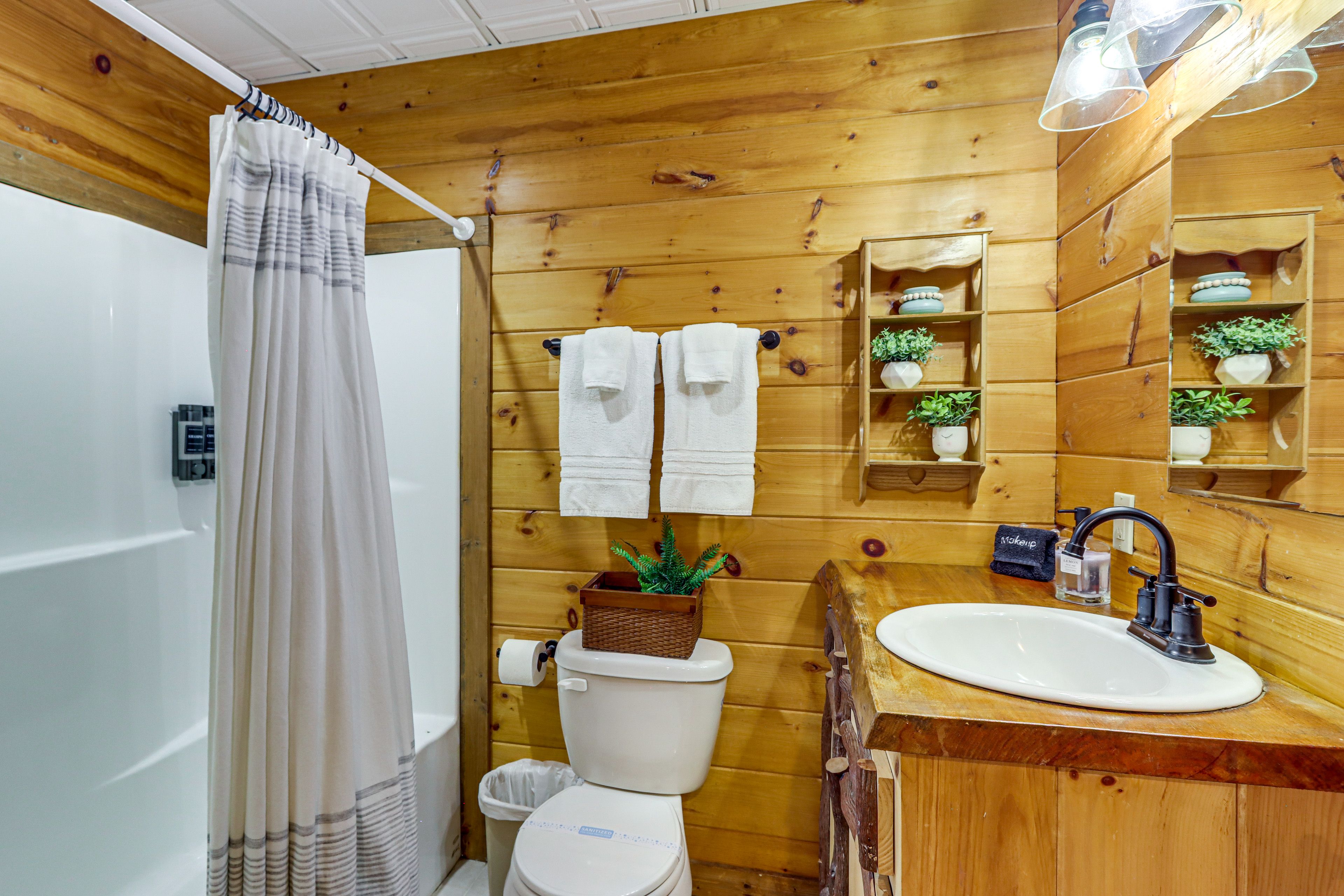 Full Bathroom | Basement Floor